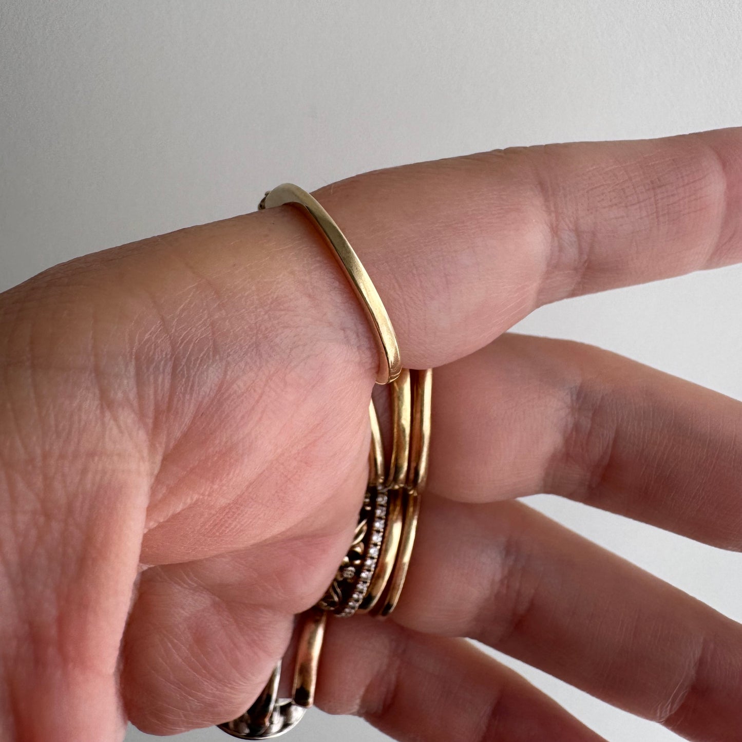 V I N T A G E // sparkle wave / 14k and eight diamond ring guard jacket / size 6.25