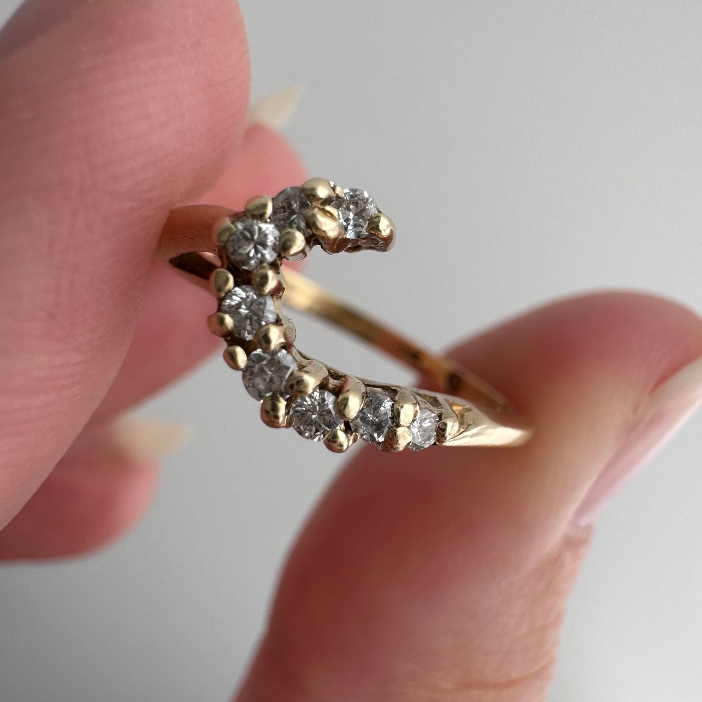 V I N T A G E // sparkle wave / 14k and eight diamond ring guard jacket / size 6.25