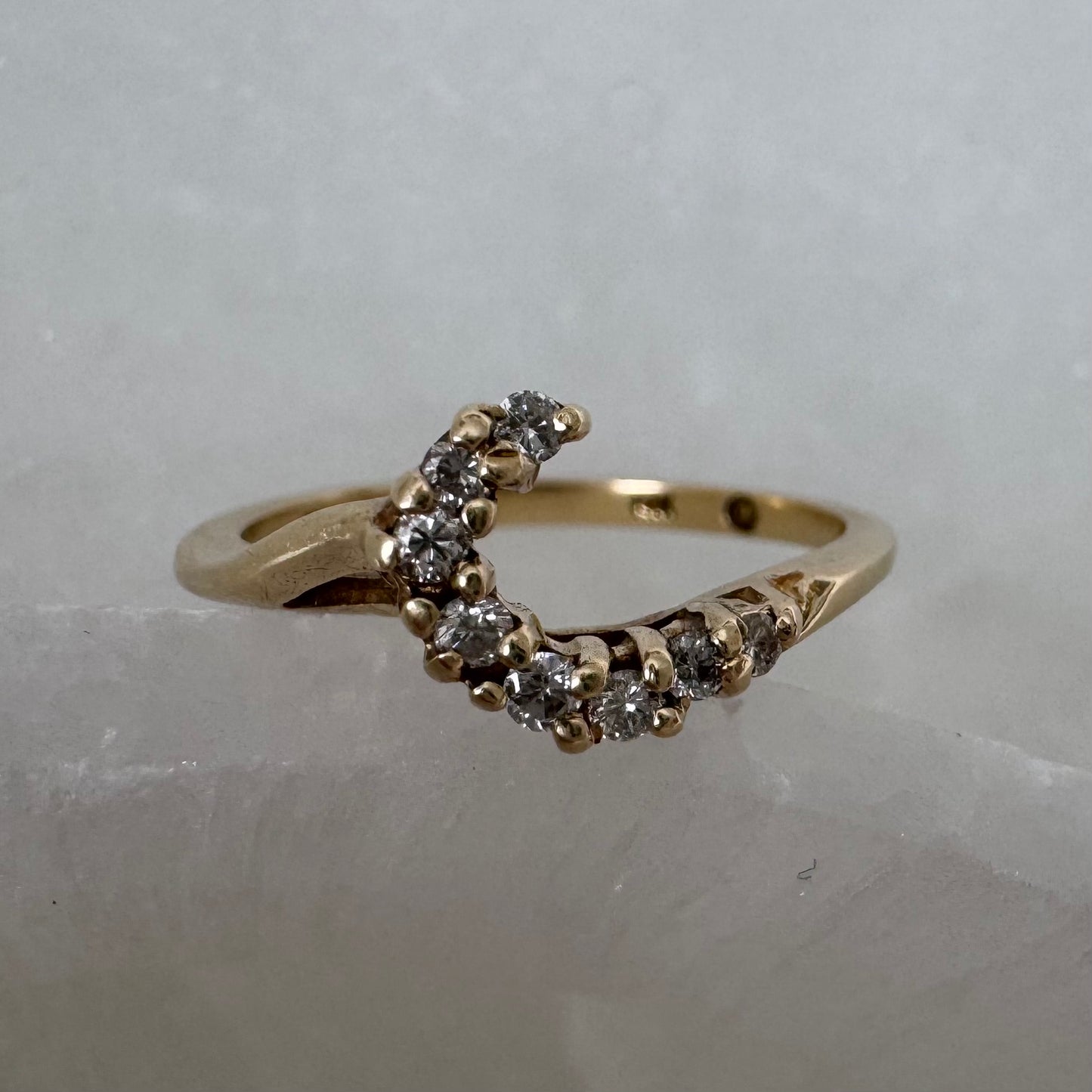 V I N T A G E // sparkle wave / 14k and eight diamond ring guard jacket / size 6.25