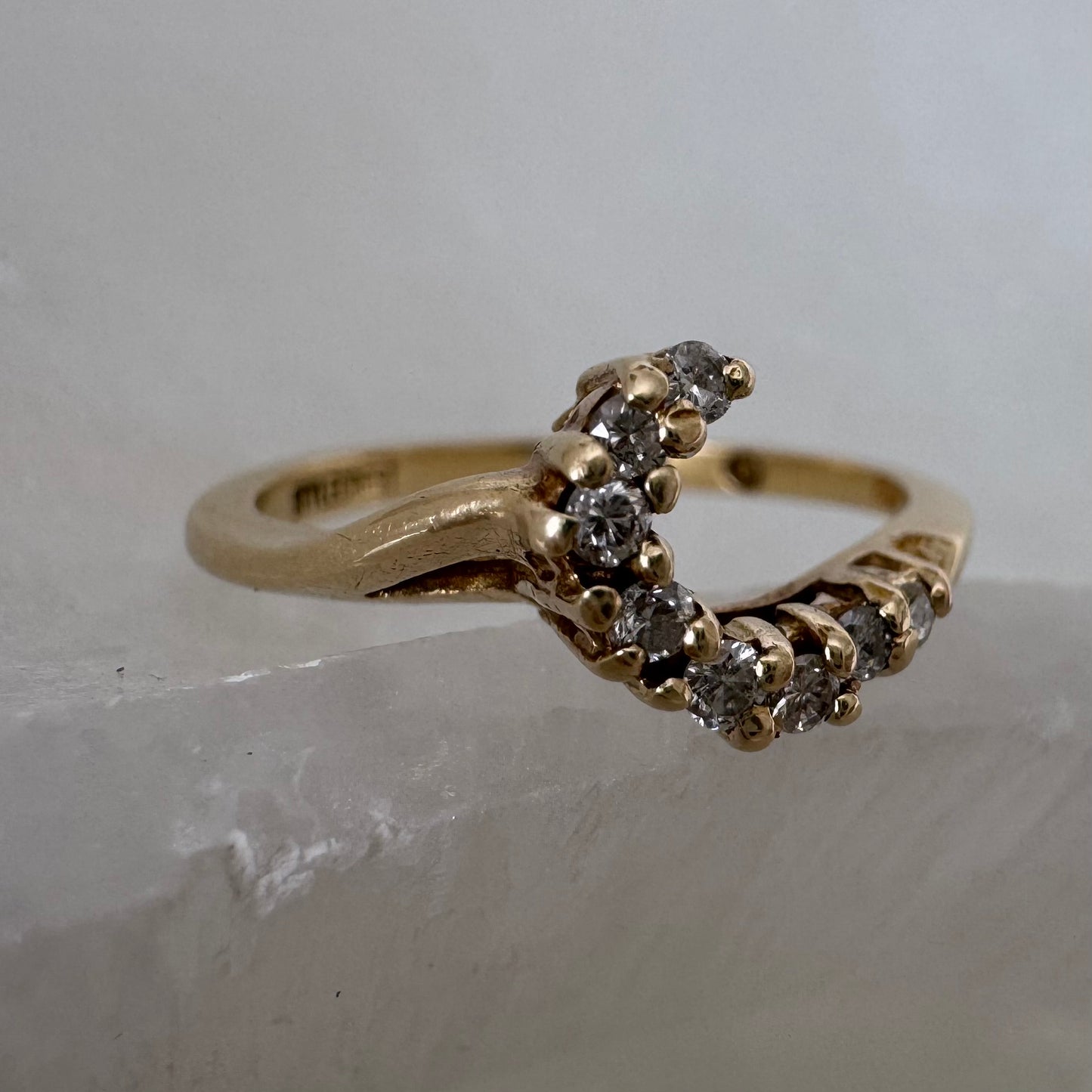 V I N T A G E // sparkle wave / 14k and eight diamond ring guard jacket / size 6.25