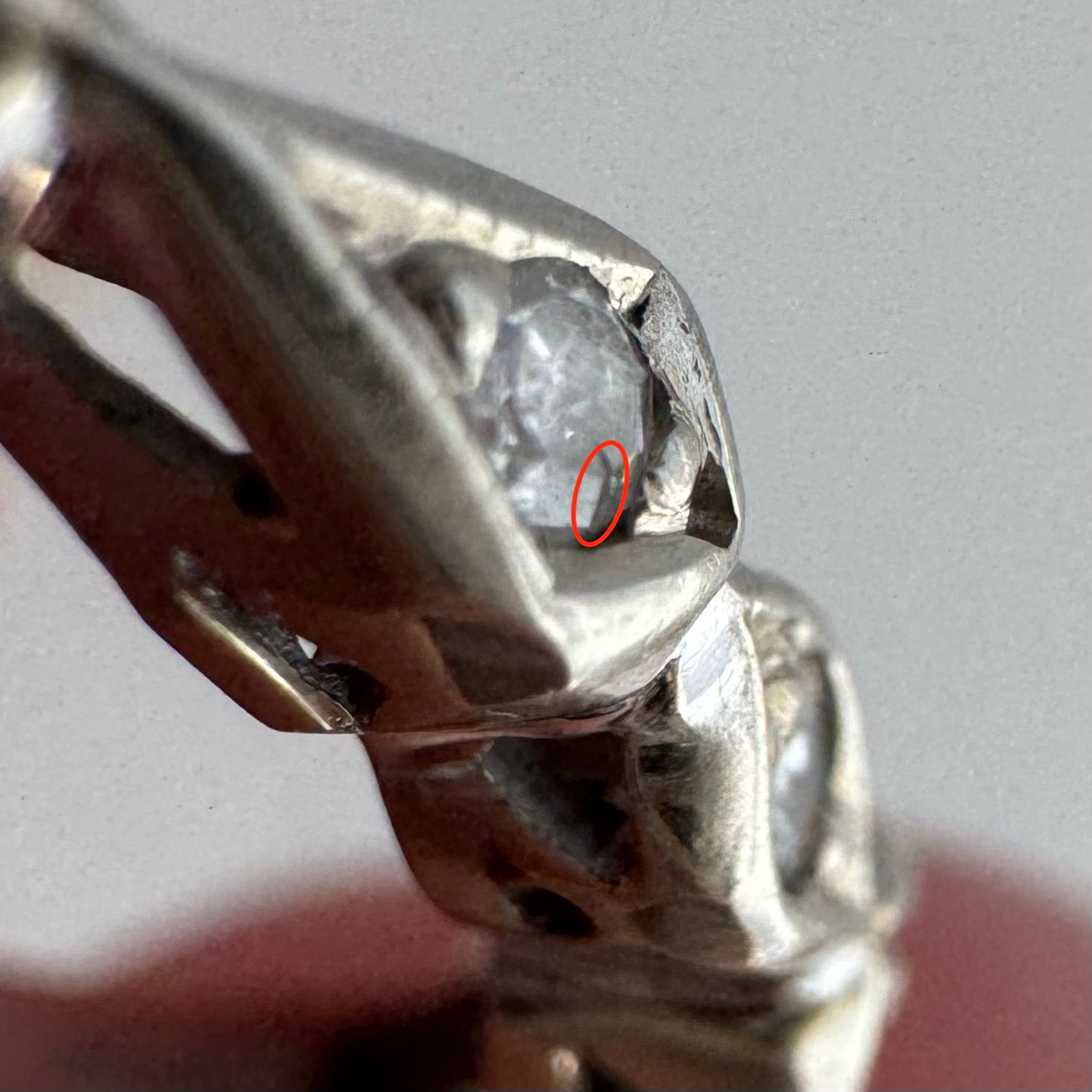 V I N T A G E // eye like / 14k white gold three diamond stacking band / size 6