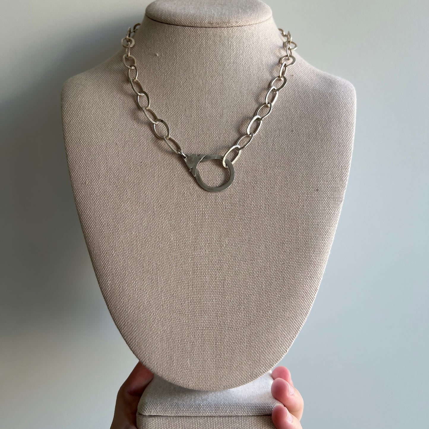 reimagined V I N T A G E // all linked up / sterling silver hammered brushed oval link chain with a connector clasp / 17"