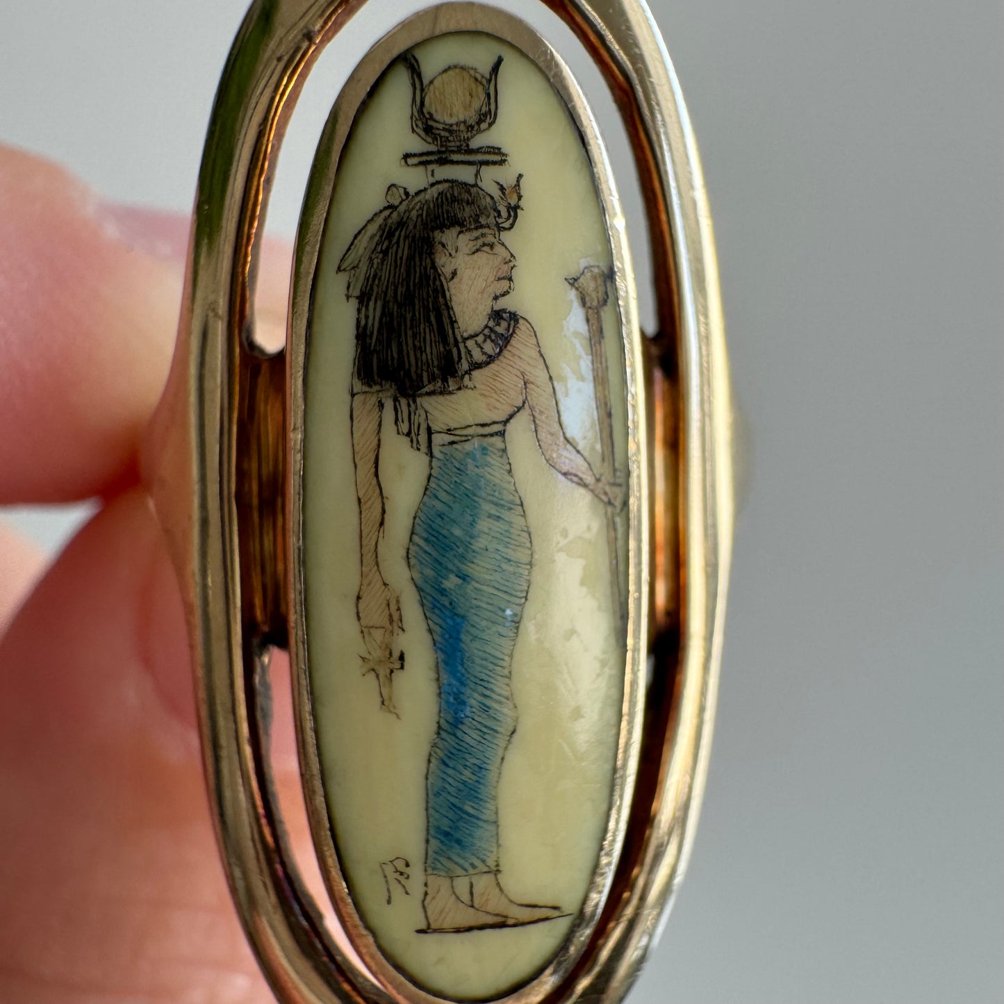 A N T I Q U E // dream deity / 14k Egyptian revival Hathor shield ring / size 5.75