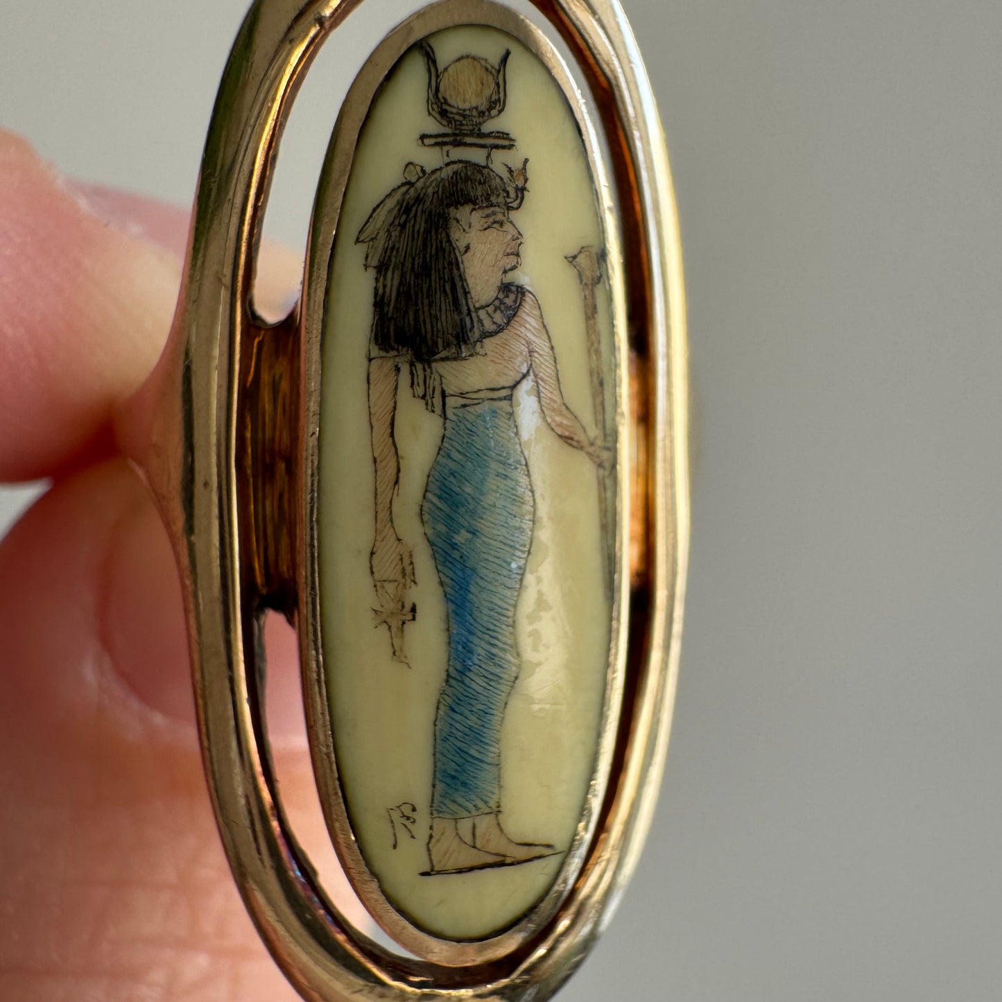 A N T I Q U E // dream deity / 14k Egyptian revival Hathor shield ring / size 5.75