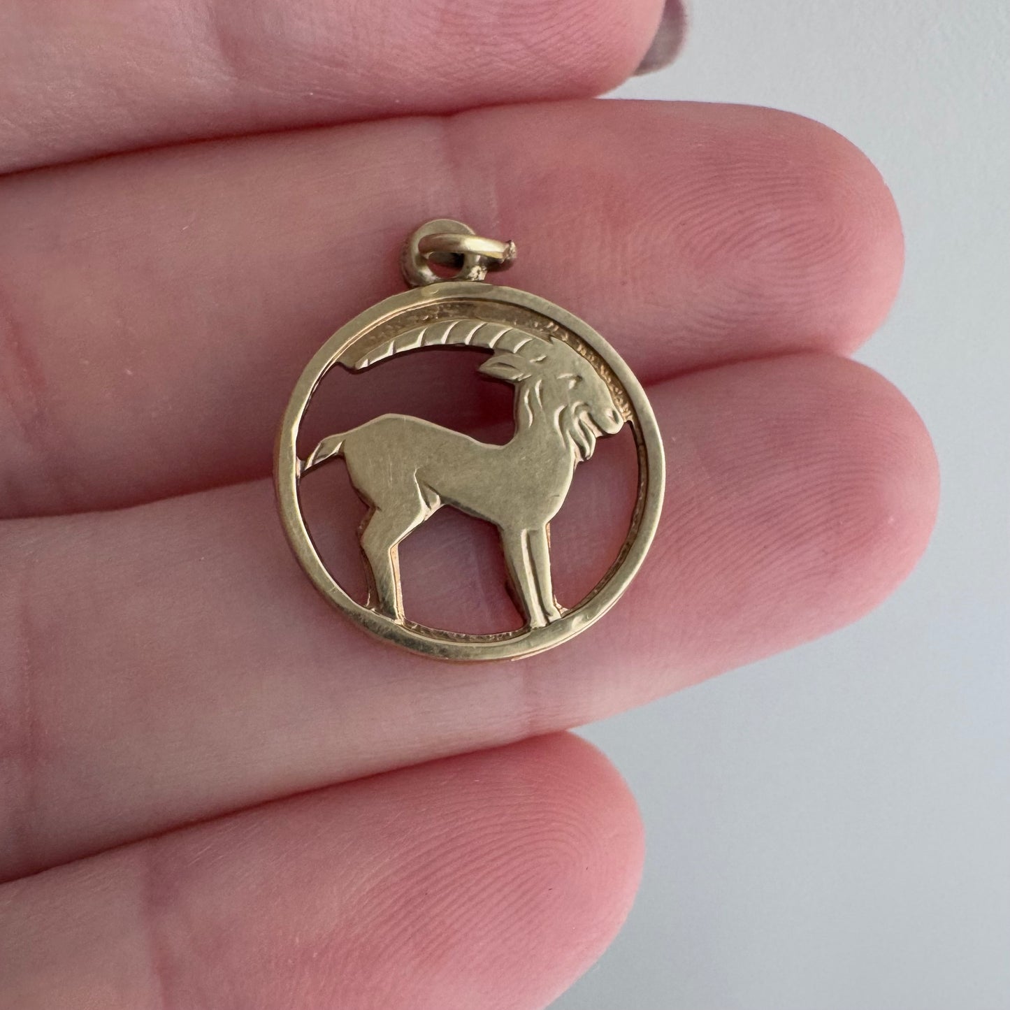 V I N T A G E // the GOAT / 14k yellow gold Capricorn zodiac goat / a pendant