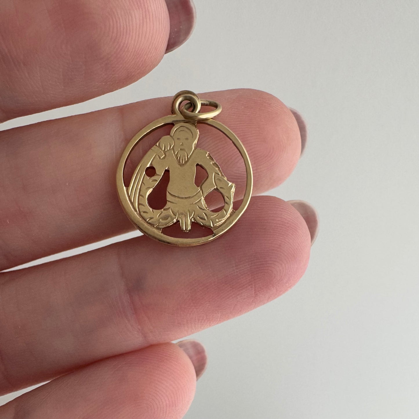 V I N T A G E // water flows / 14k yellow gold Aquarius zodiac / a pendant