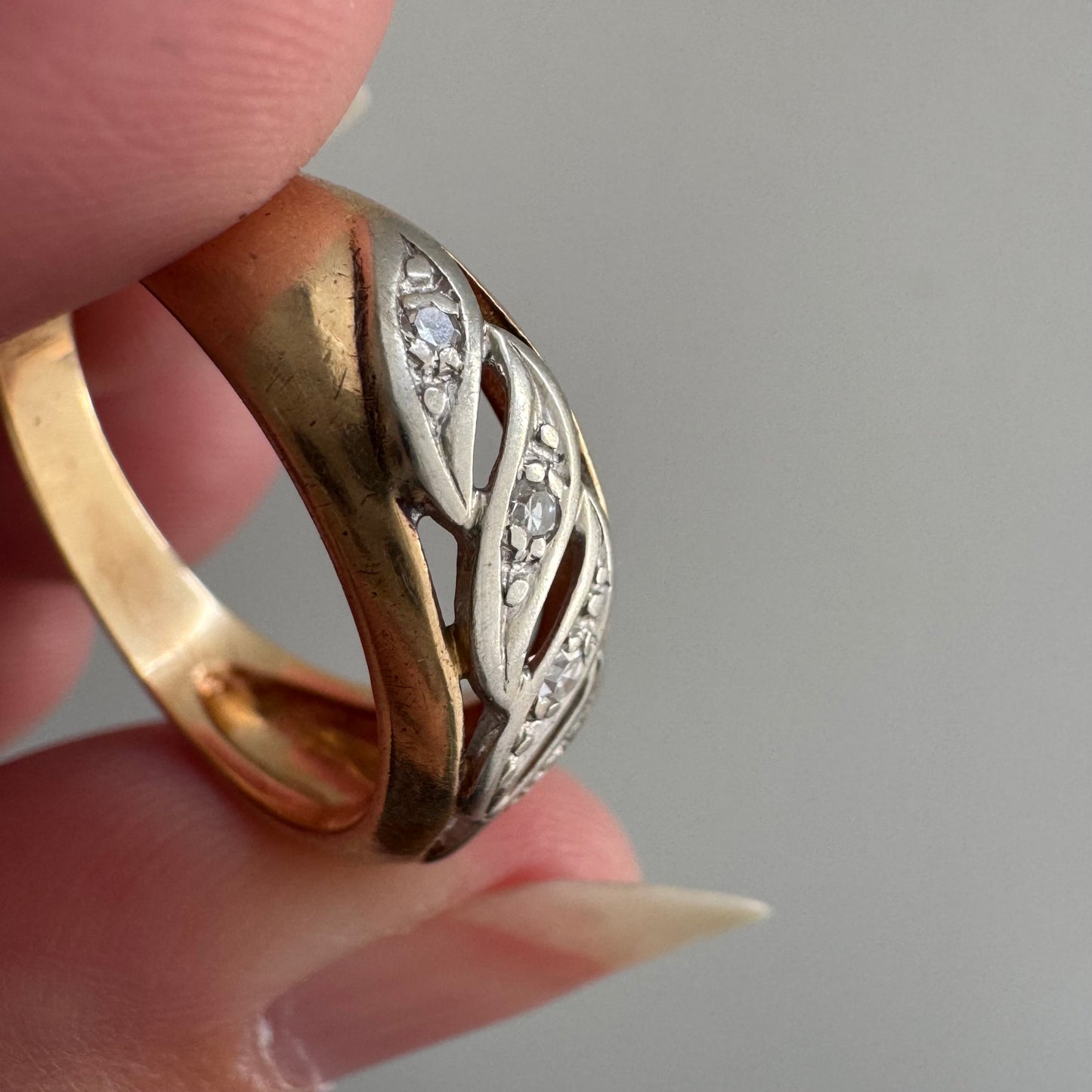 V I N T A G E // windy dome / bicolor 14k and diamond five stone domed wide band / size 6