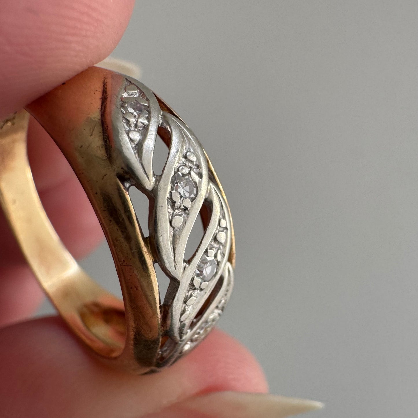 V I N T A G E // windy dome / bicolor 14k and diamond five stone domed wide band / size 6