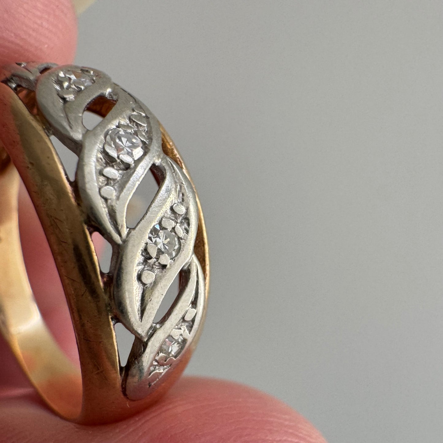 V I N T A G E // windy dome / bicolor 14k and diamond five stone domed wide band / size 6