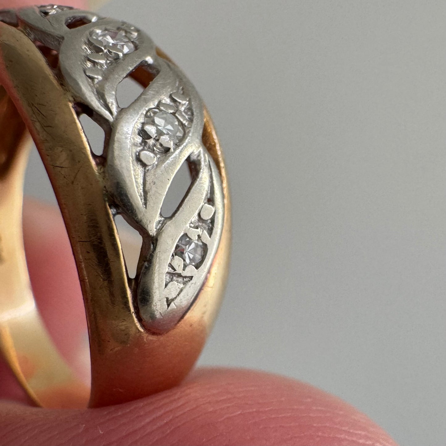 V I N T A G E // windy dome / bicolor 14k and diamond five stone domed wide band / size 6