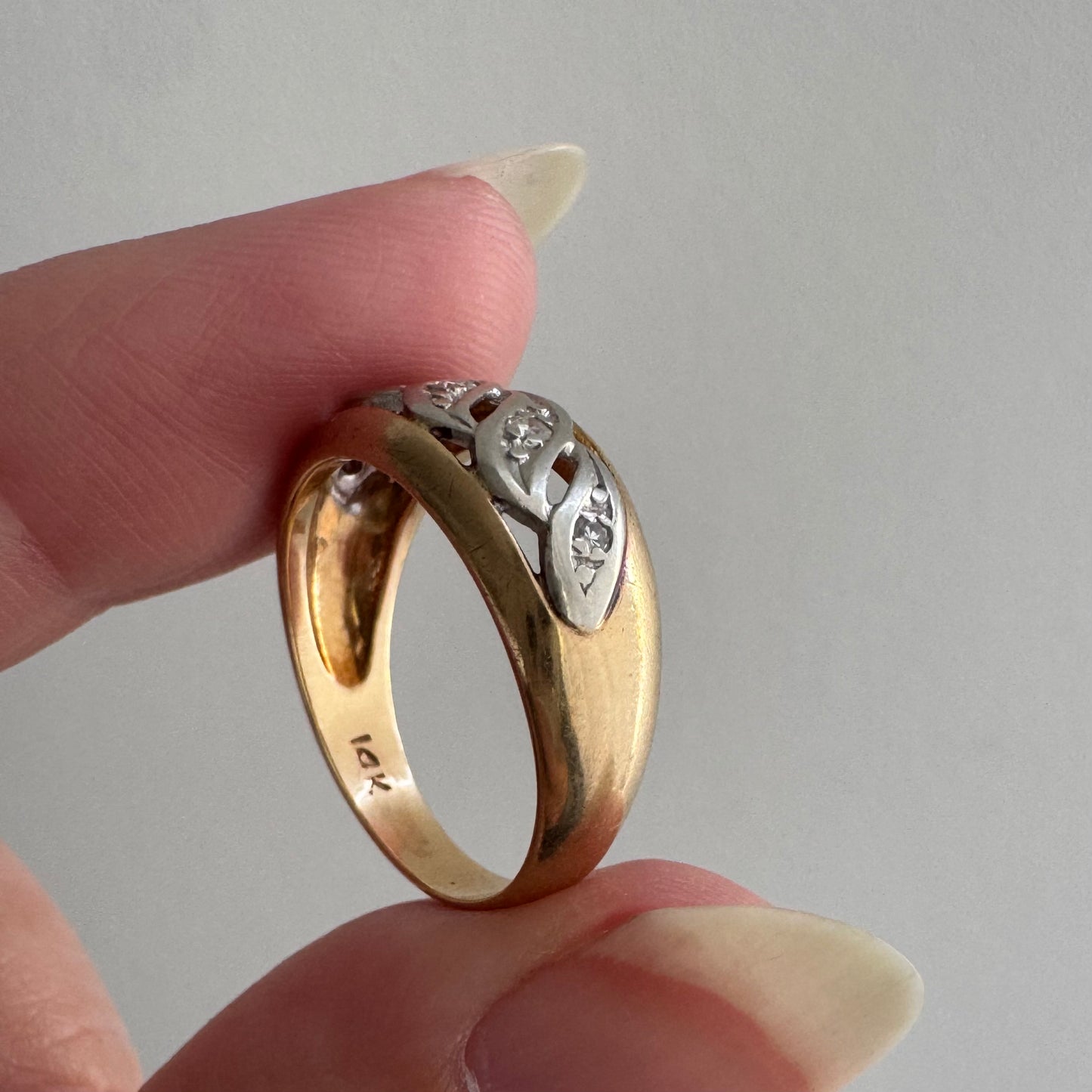 V I N T A G E // windy dome / bicolor 14k and diamond five stone domed wide band / size 6