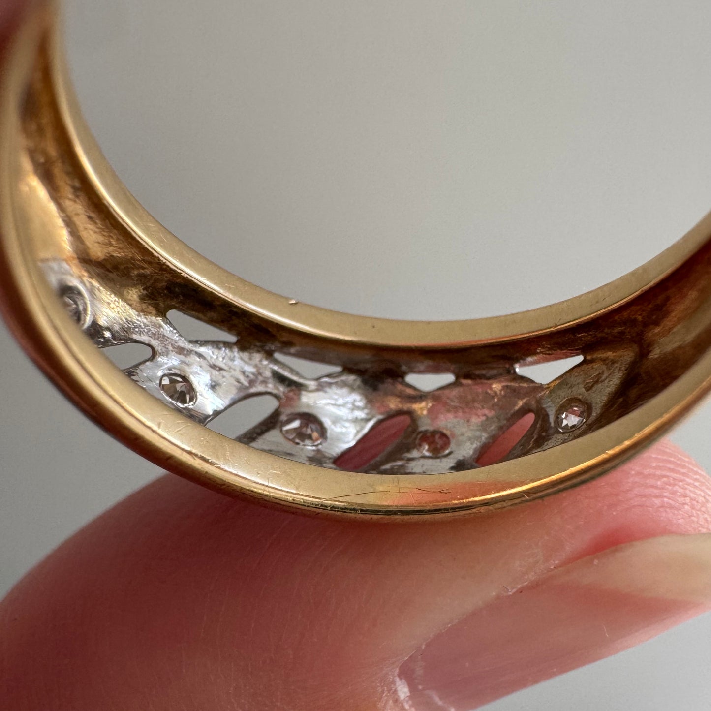 V I N T A G E // windy dome / bicolor 14k and diamond five stone domed wide band / size 6