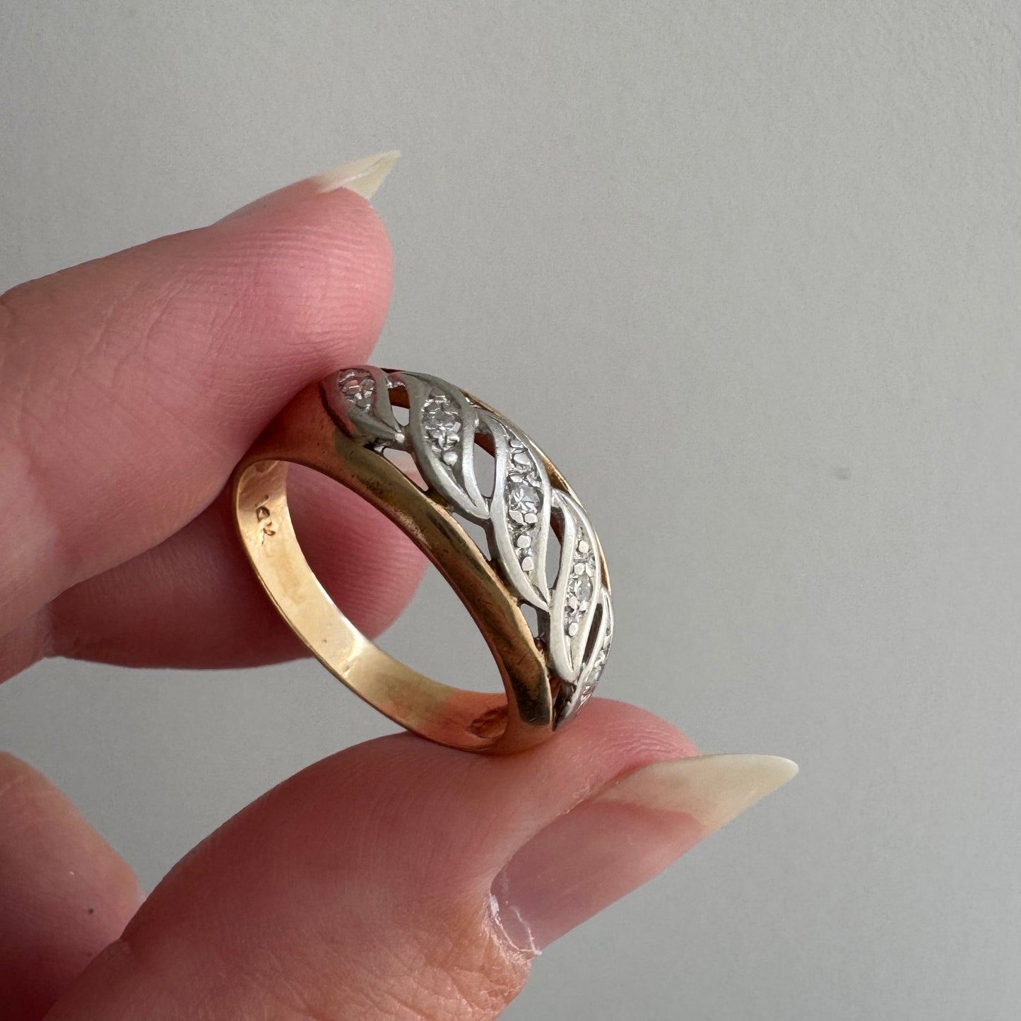 V I N T A G E // windy dome / bicolor 14k and diamond five stone domed wide band / size 6