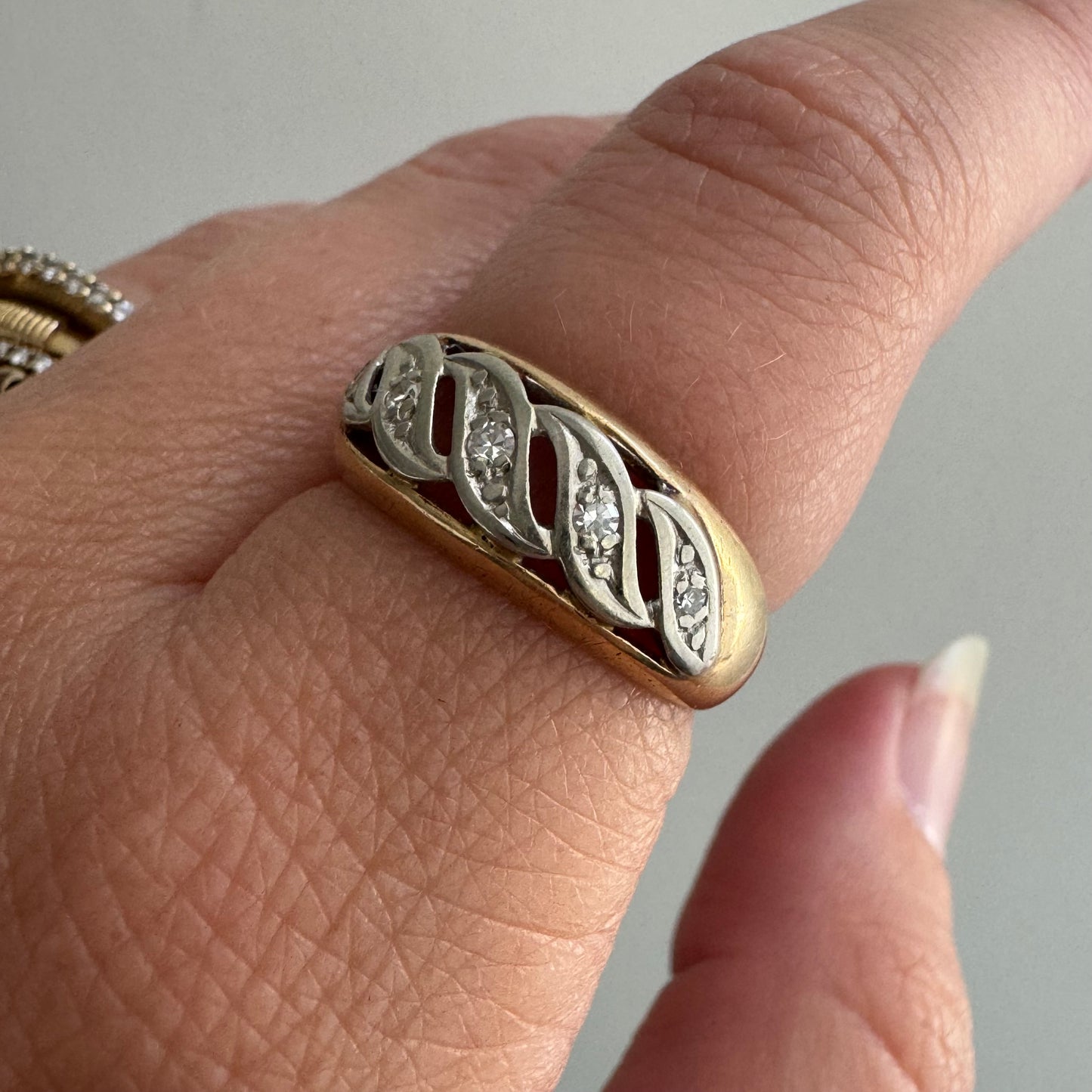 V I N T A G E // windy dome / bicolor 14k and diamond five stone domed wide band / size 6