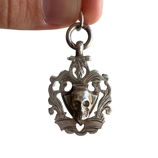 A N T I Q U E // heart collar / memento mori shield fob with heart cut out collar detail / a pendant