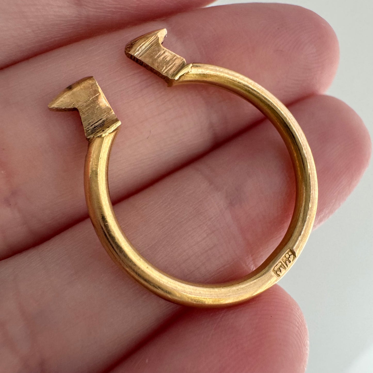 V I N T A G E // possibilities / 18k rosy yellow gold Egyptian connector / keychain carabiner clasp