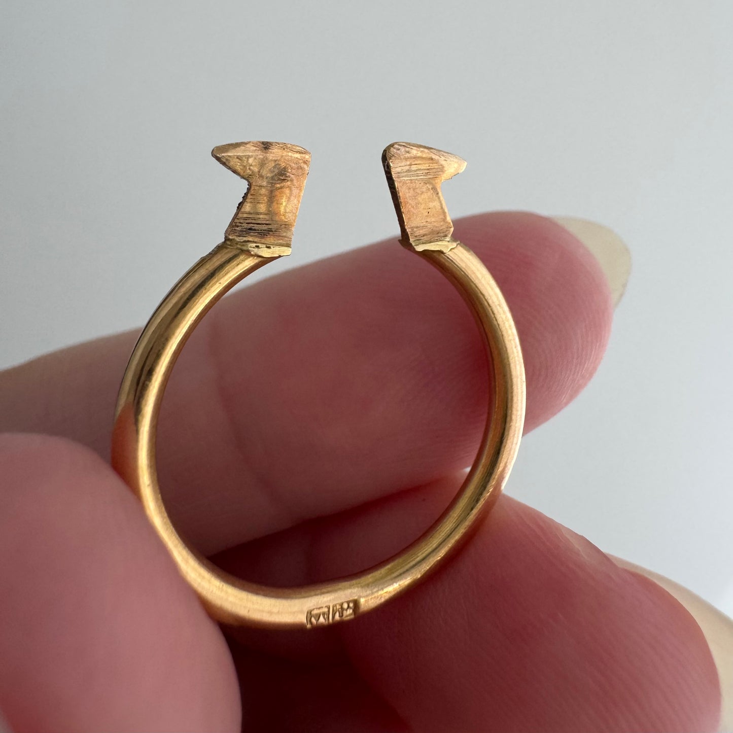 V I N T A G E // possibilities / 18k rosy yellow gold Egyptian connector / keychain carabiner clasp