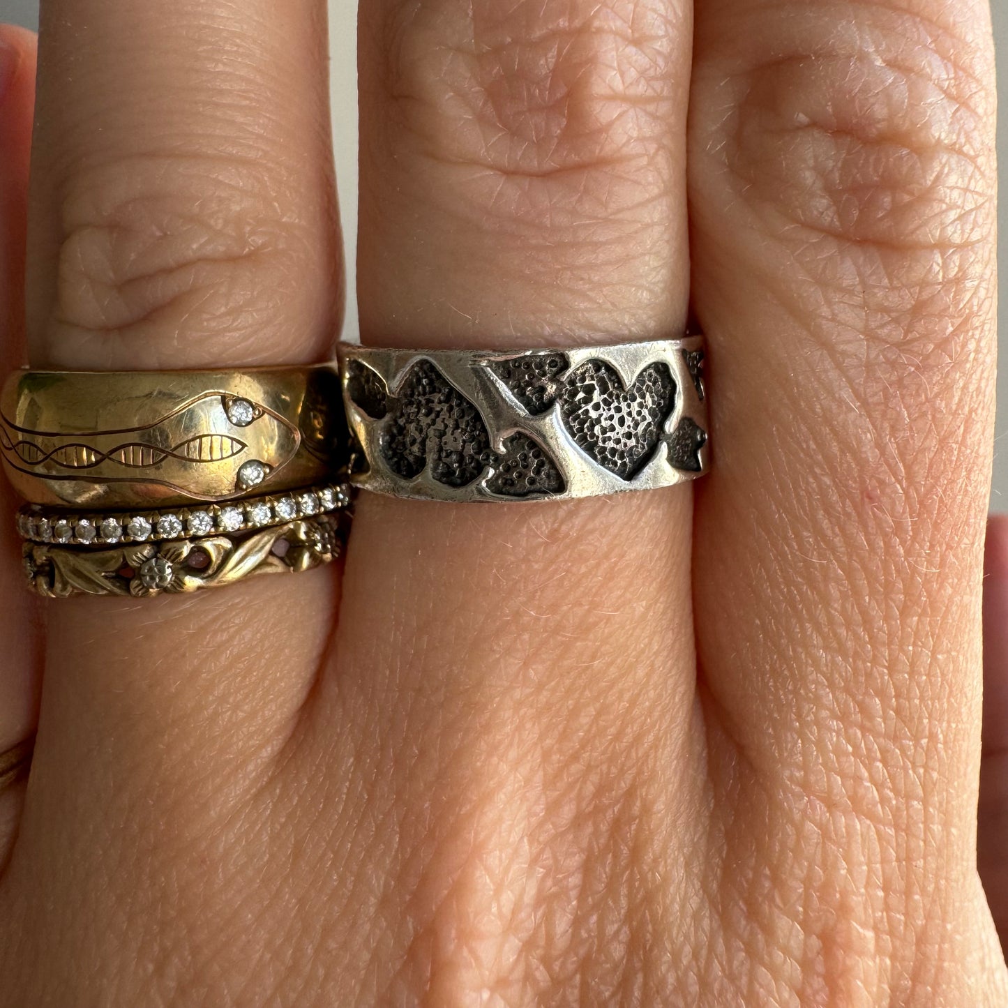 V I N T A G E // love all the ways / sterling silver hearts and arrows wide band / size 6-6.25