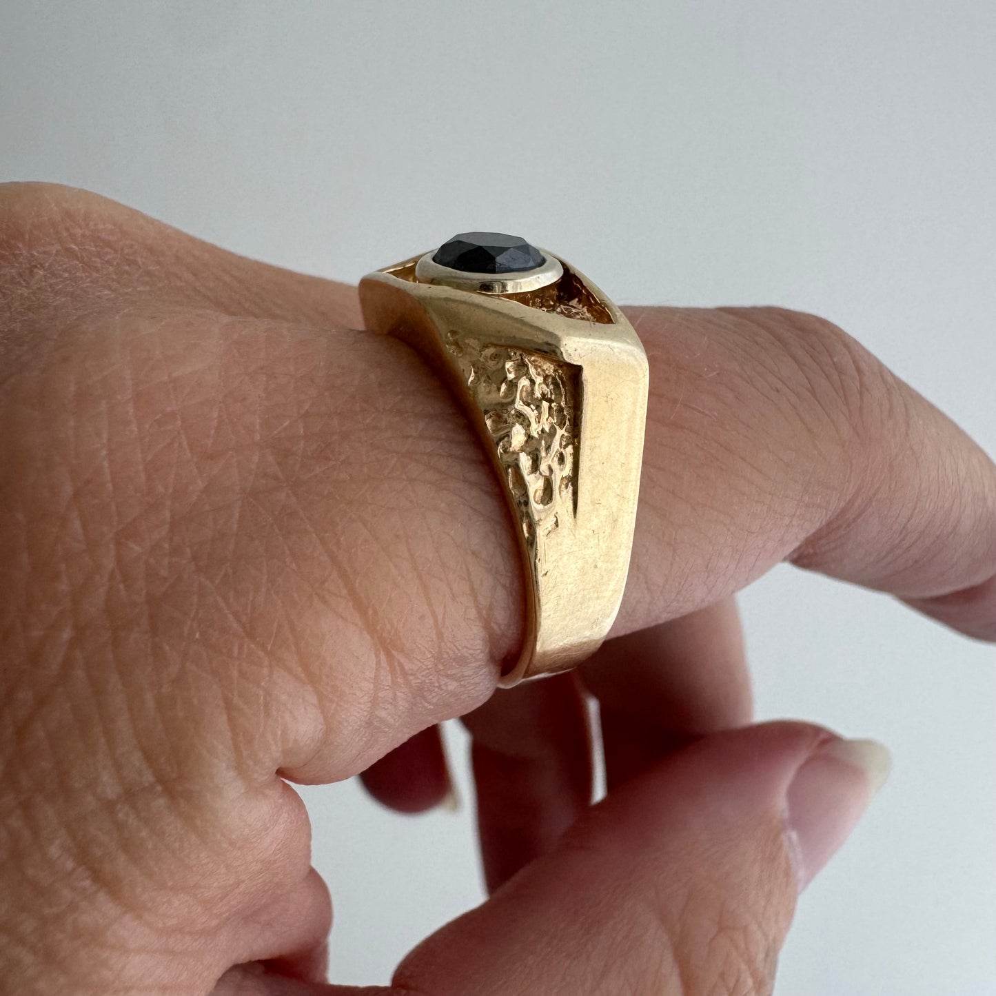 P R E - L O V E D // side eye / 14k and black diamond solitaire stacking shadowbox ring / size 8.25