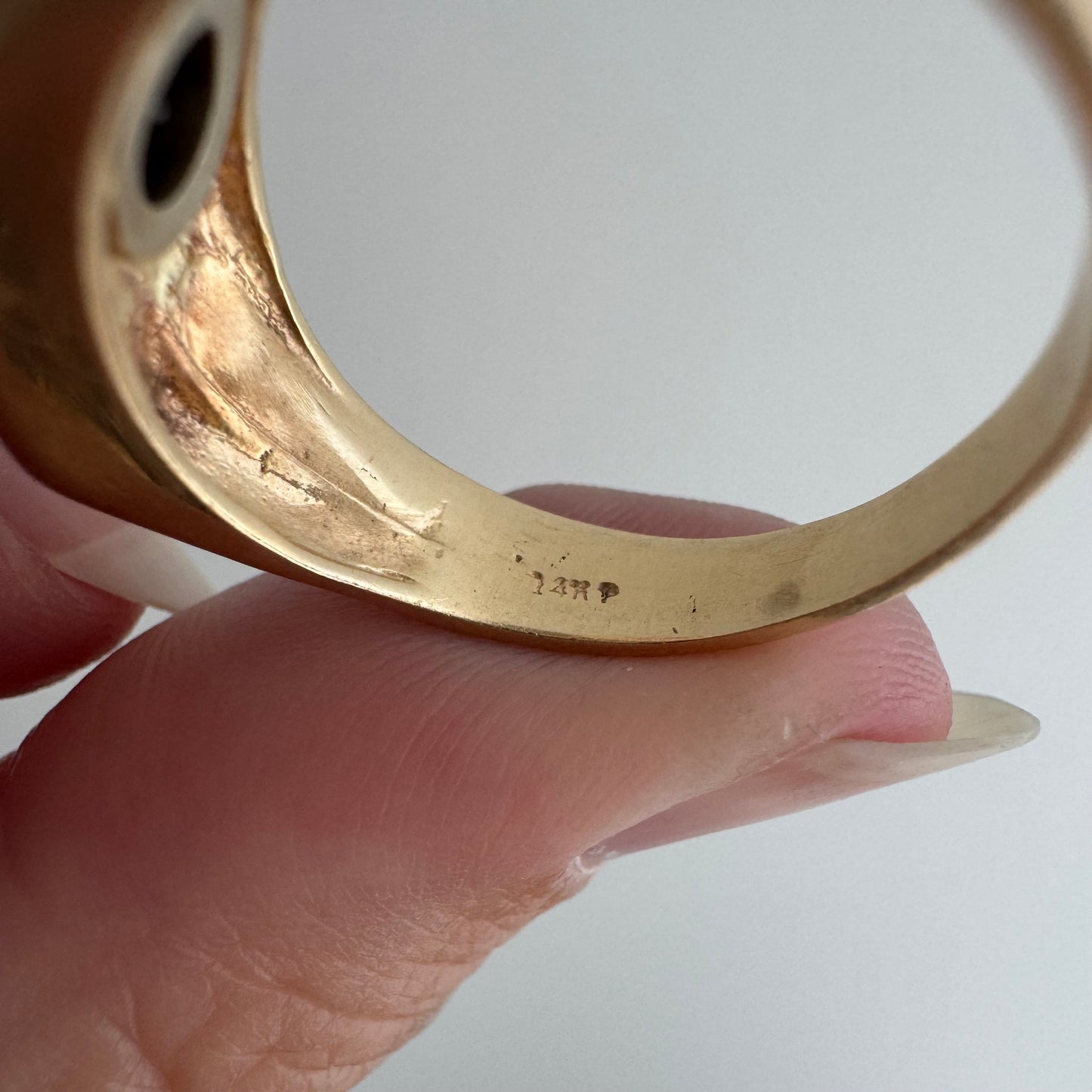 P R E - L O V E D // side eye / 14k and black diamond solitaire stacking shadowbox ring / size 8.25