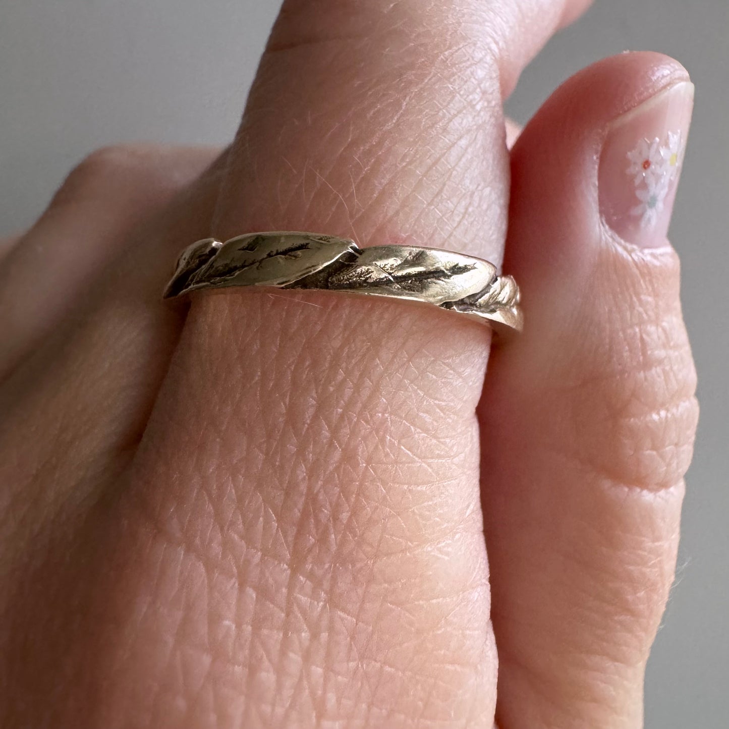 V I N T A G E // leafy crown / 14k yellow gold leaf eternity band / size 9.5