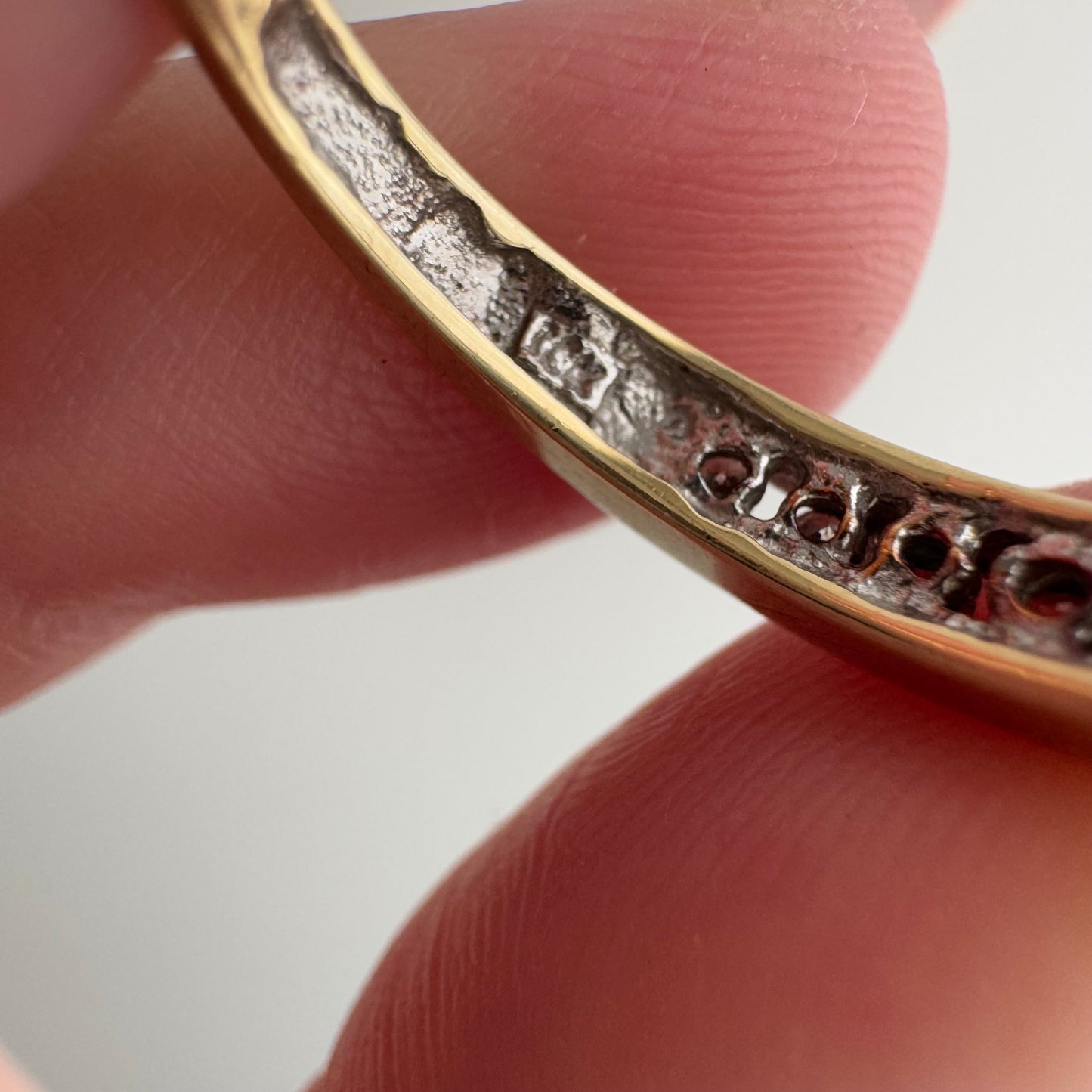 V I N T A G E // lucky seven / 10k yellow gold and channel set diamond half eternity band / size 6.75