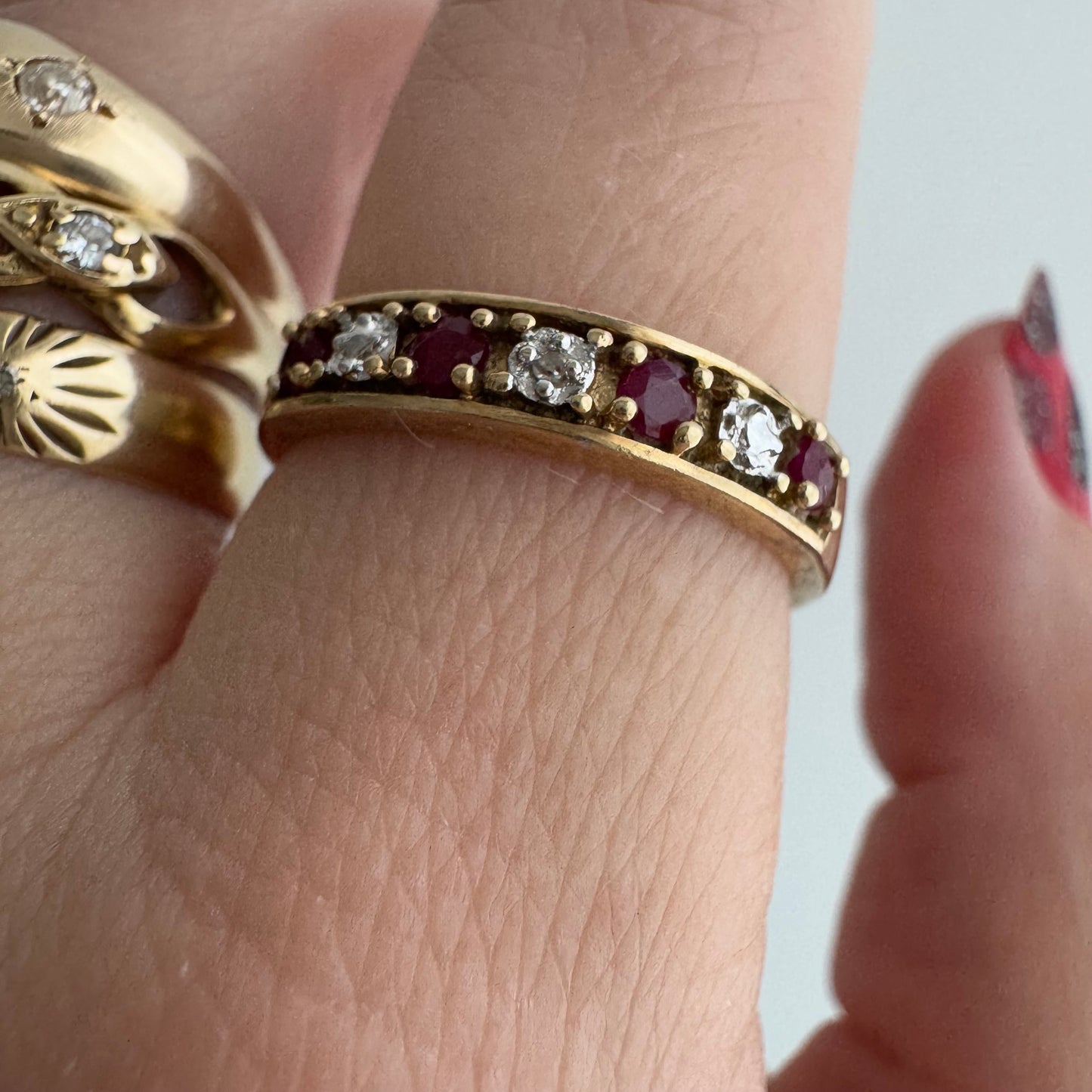 V I N T A G E // five stone illusion / 10k yellow gold + ruby + diamond half eternity band / size 7