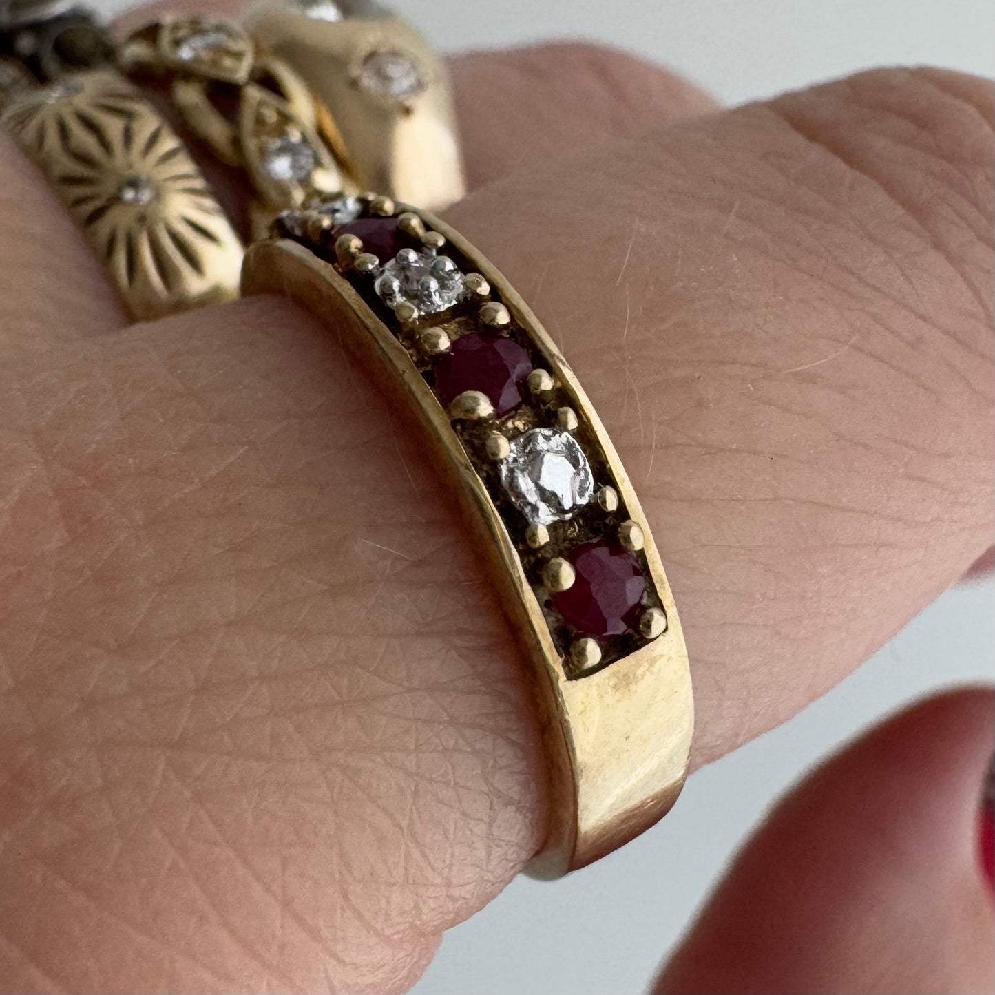 V I N T A G E // five stone illusion / 10k yellow gold + ruby + diamond half eternity band / size 7