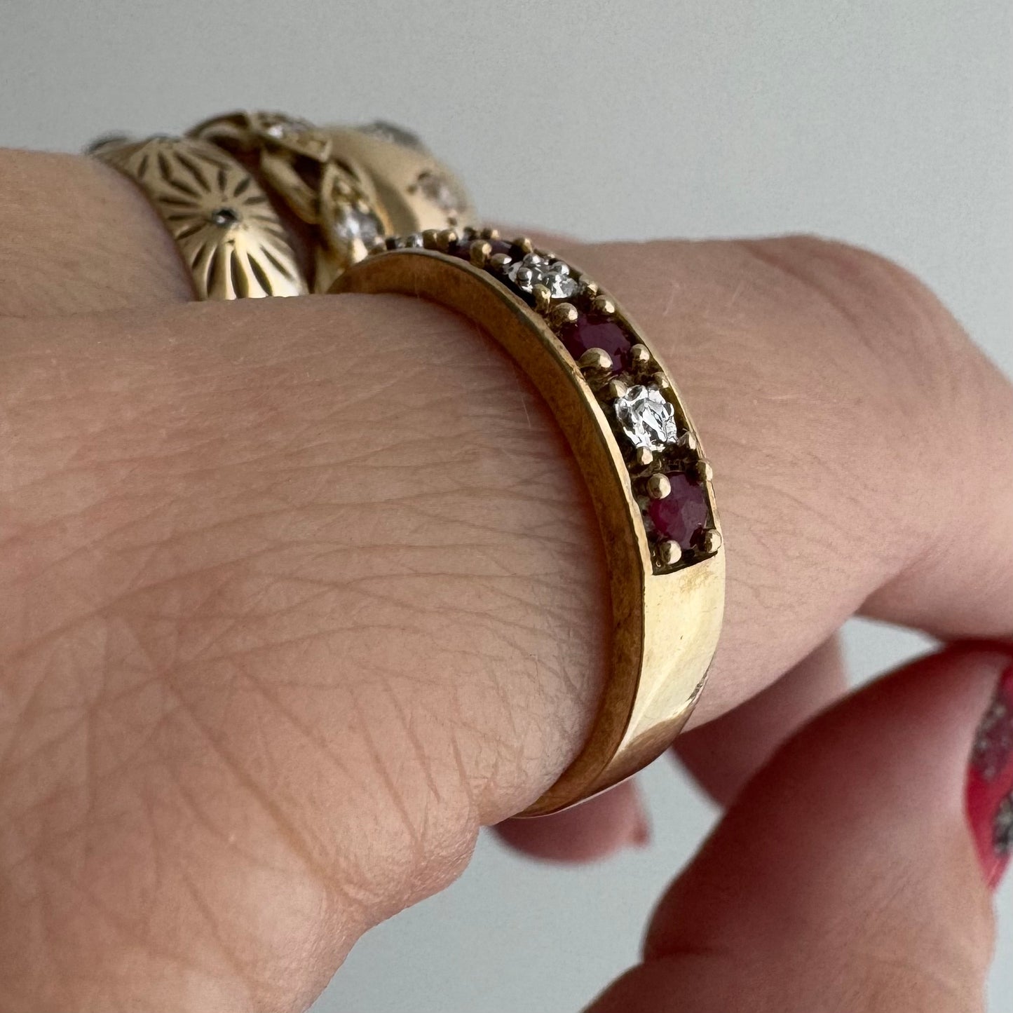 V I N T A G E // five stone illusion / 10k yellow gold + ruby + diamond half eternity band / size 7