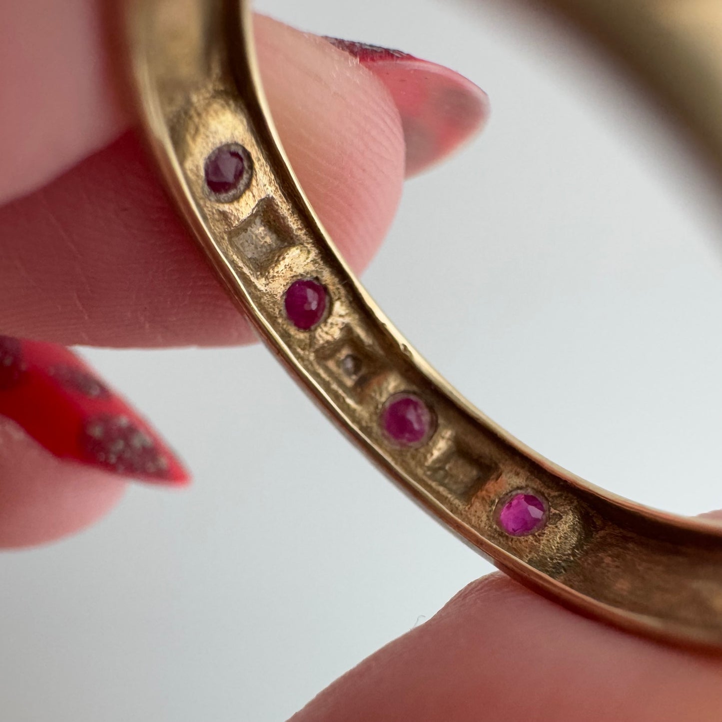 V I N T A G E // five stone illusion / 10k yellow gold + ruby + diamond half eternity band / size 7