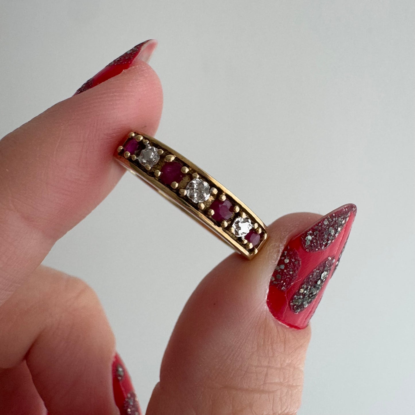 V I N T A G E // five stone illusion / 10k yellow gold + ruby + diamond half eternity band / size 7