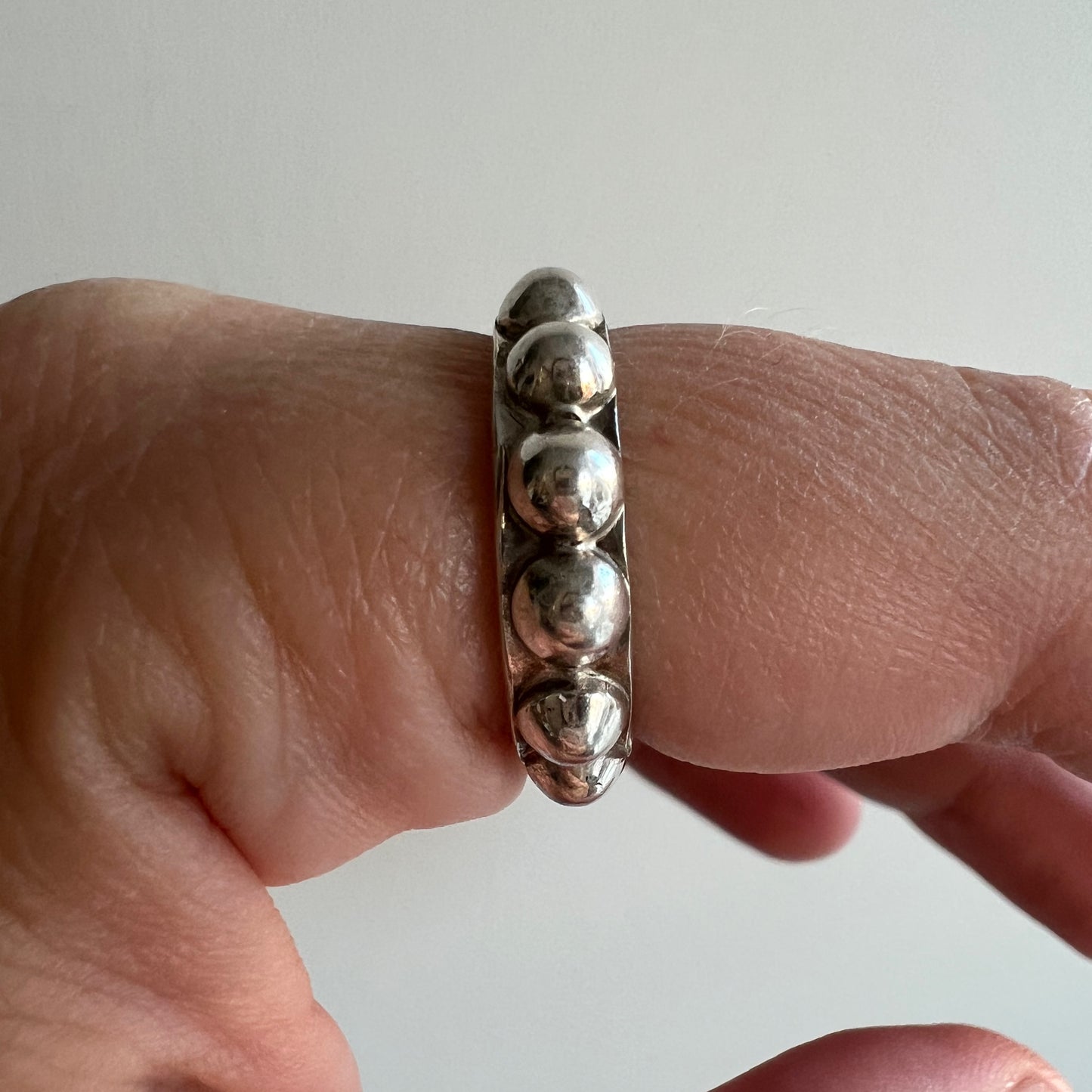 V I N T A G E // gentlest spikes / Mexico sterling silver ball studded eternity band / size 6.25