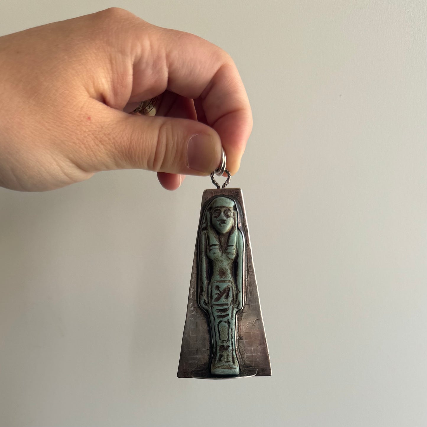 V I N T A G E // fit for a king / King Tut tour era Egyptian revival mummy / a LARGE pendant