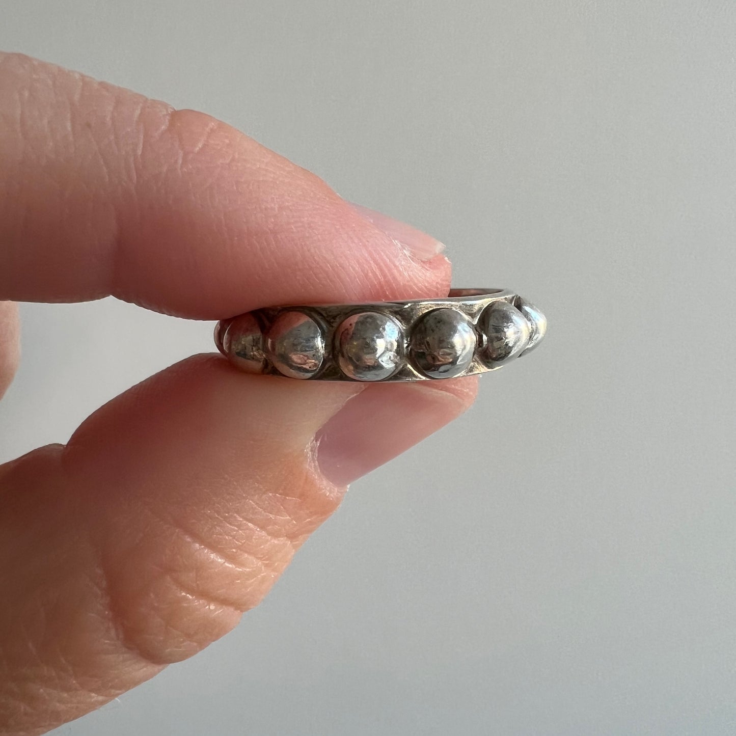 V I N T A G E // gentlest spikes / Mexico sterling silver ball studded eternity band / size 6.25