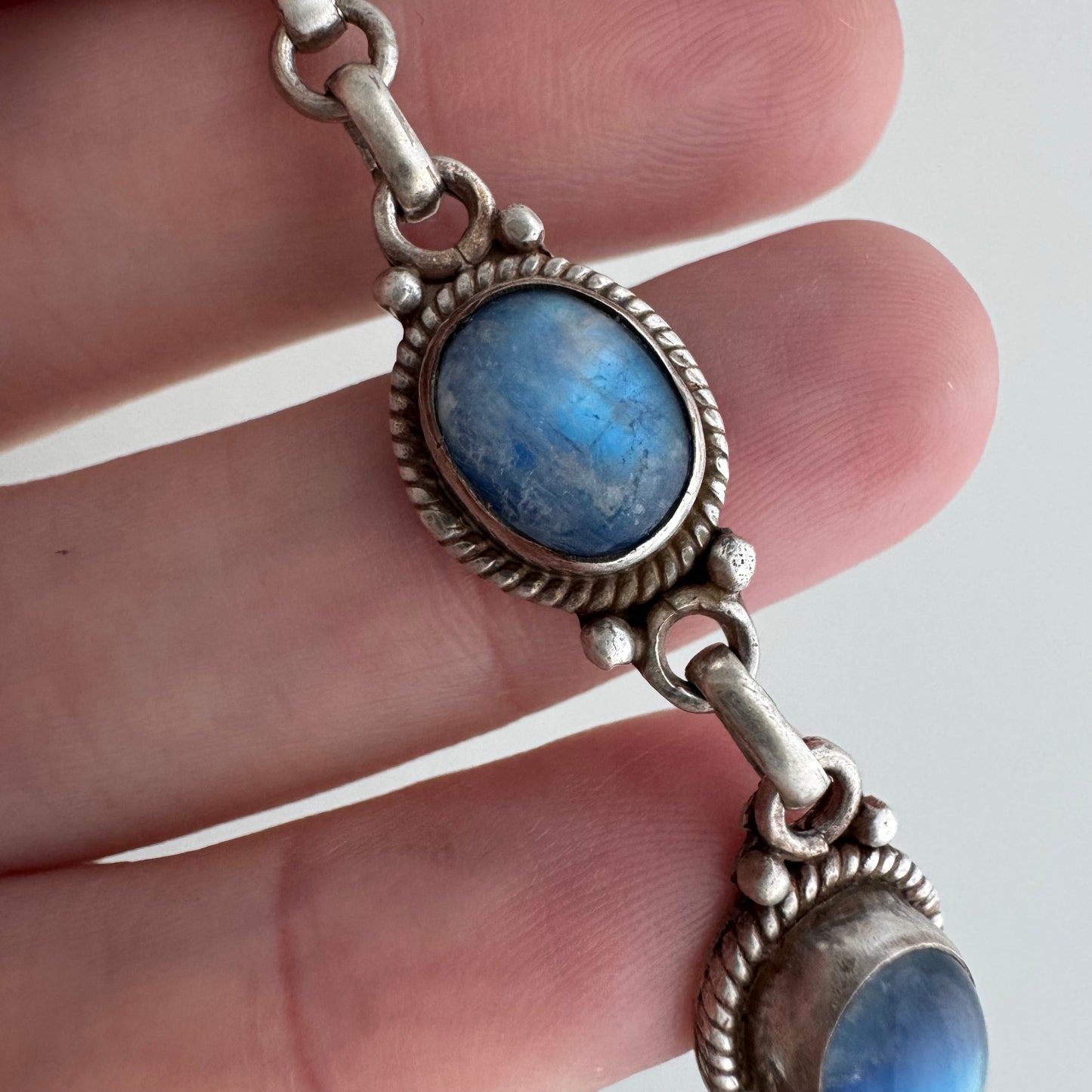 V I N T A G E // moonstone magic / sterling silver blue moonstoon link bracelet / 7" to 7.5", 14.3g