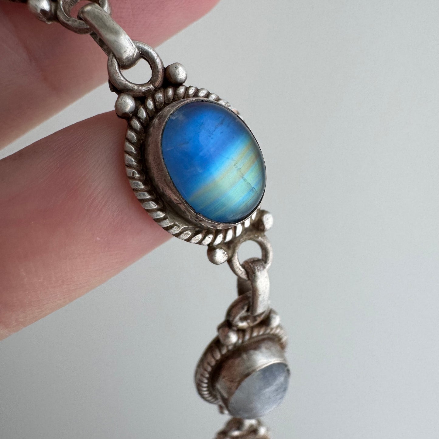 V I N T A G E // moonstone magic / sterling silver blue moonstoon link bracelet / 7" to 7.5", 14.3g