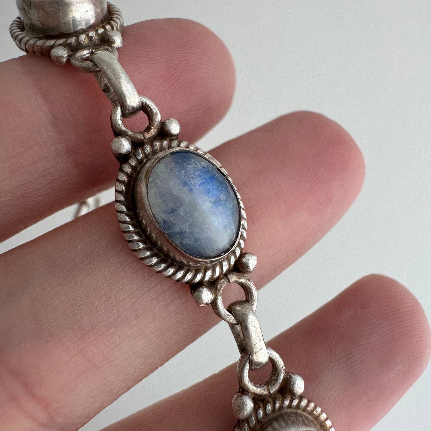 V I N T A G E // moonstone magic / sterling silver blue moonstoon link bracelet / 7" to 7.5", 14.3g