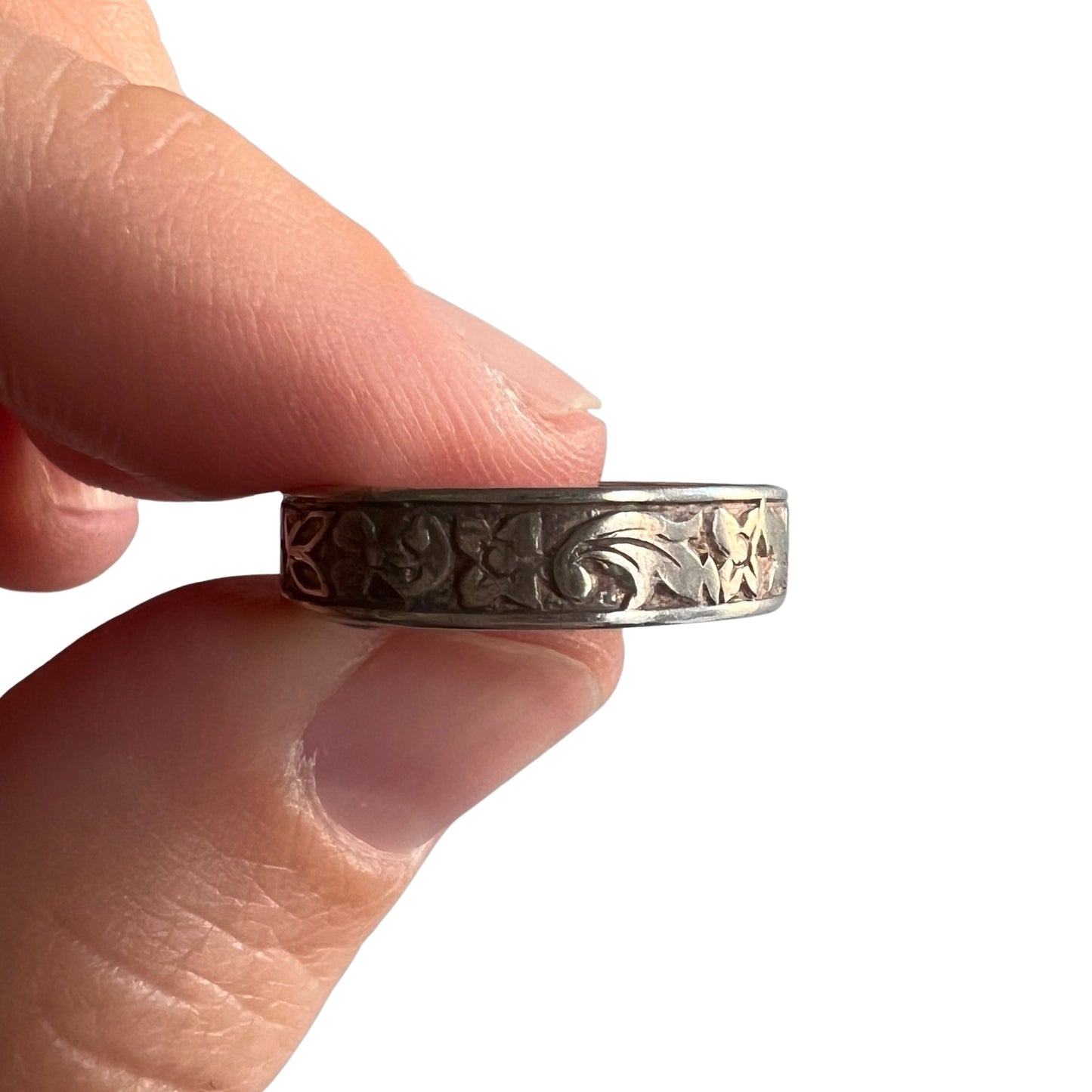 V I N T A G E // forever florals / sterling silver Uncas patterned eternity band / size 6.75