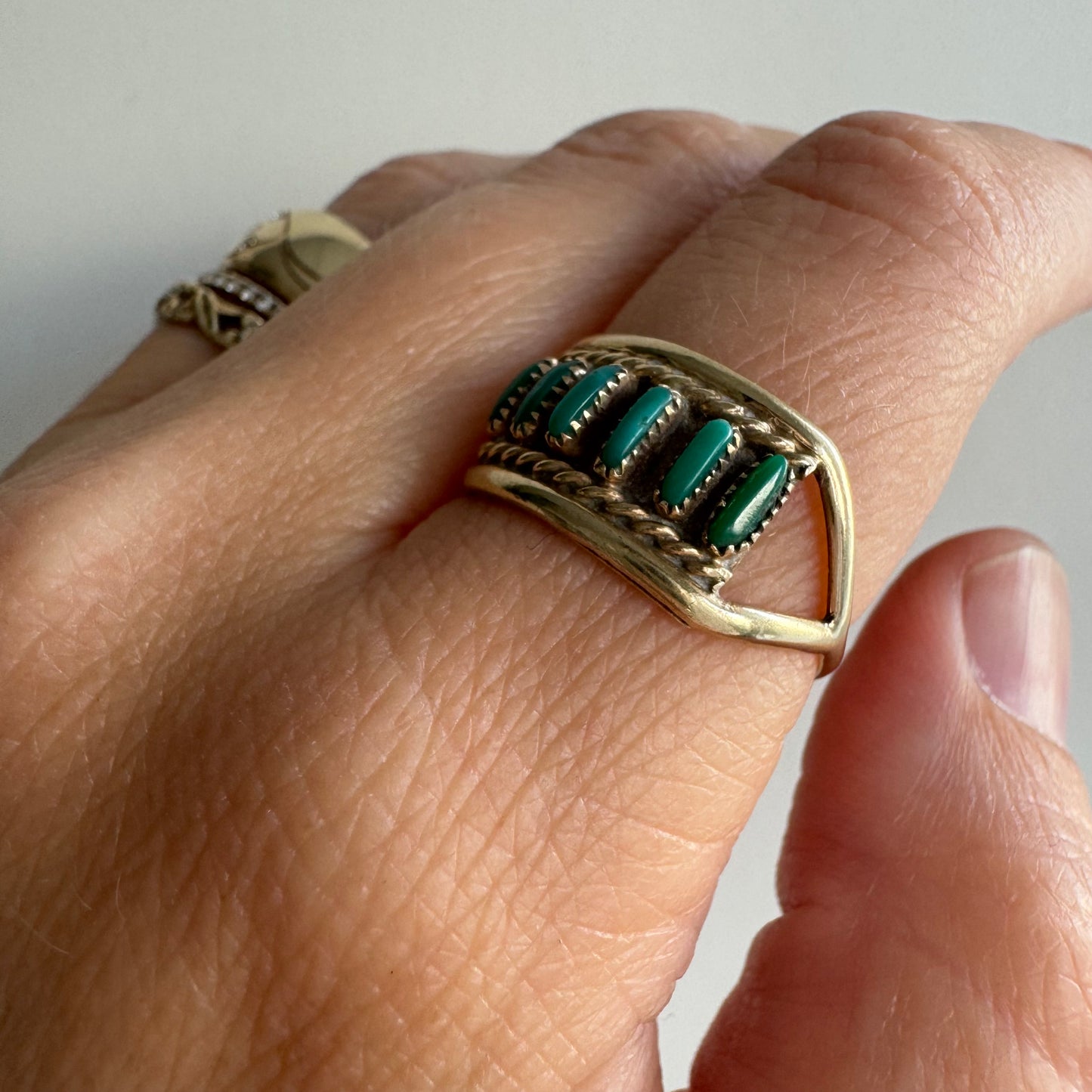 V I N T A G E // petite point perfection / 14k and turquoise Zuni ring by Butch Hattie / size 7.5