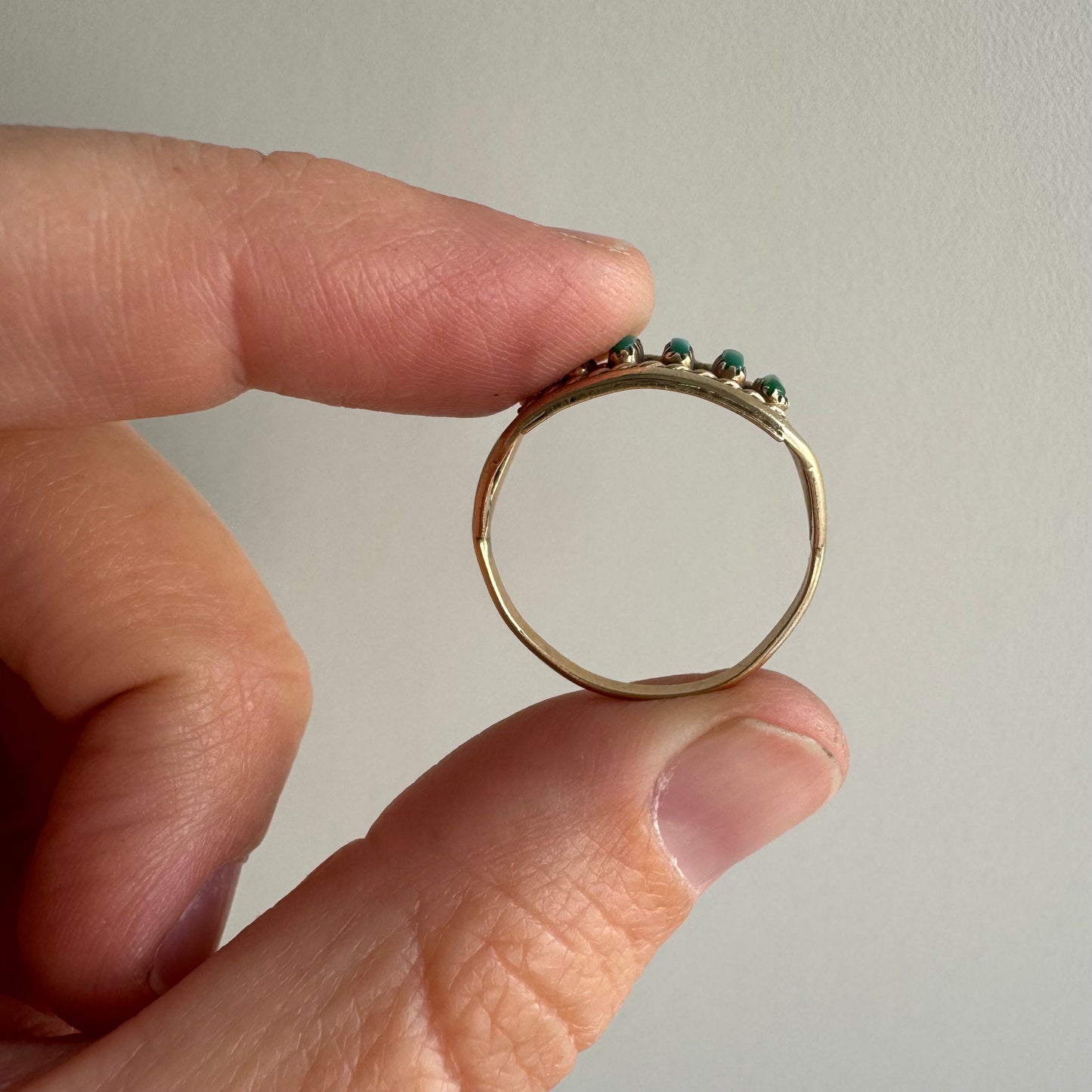 V I N T A G E // petite point perfection / 14k and turquoise Zuni ring by Butch Hattie / size 7.5