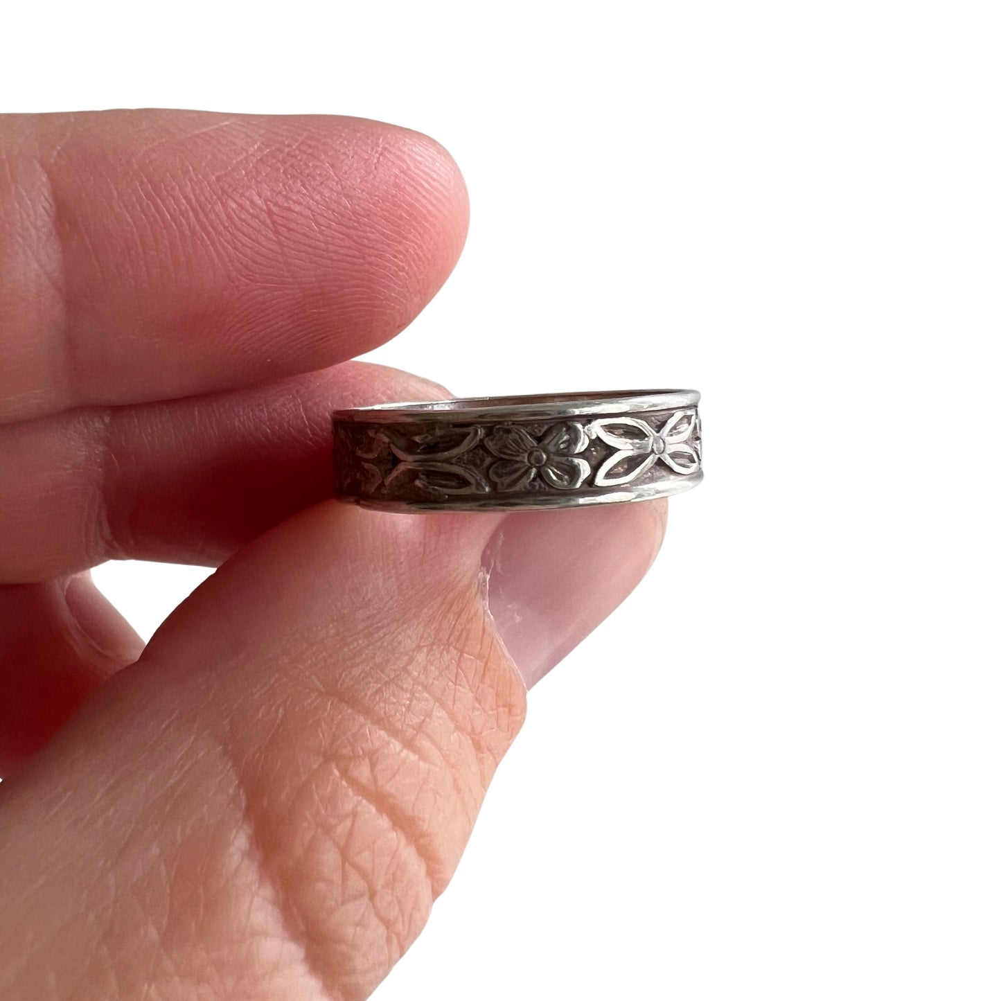 V I N T A G E // forever florals / sterling silver patterned eternity band by Uncas / size 5.75