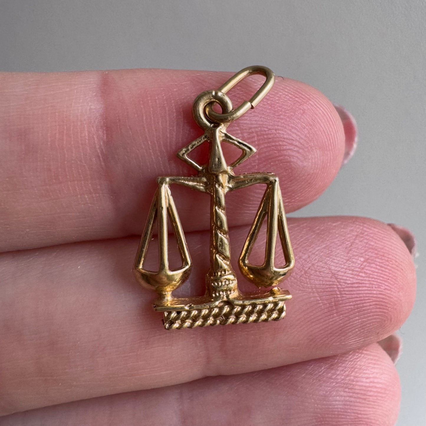 V I N T A G E // scales of justice / 14k yellow gold Libra zodiac / a pendant