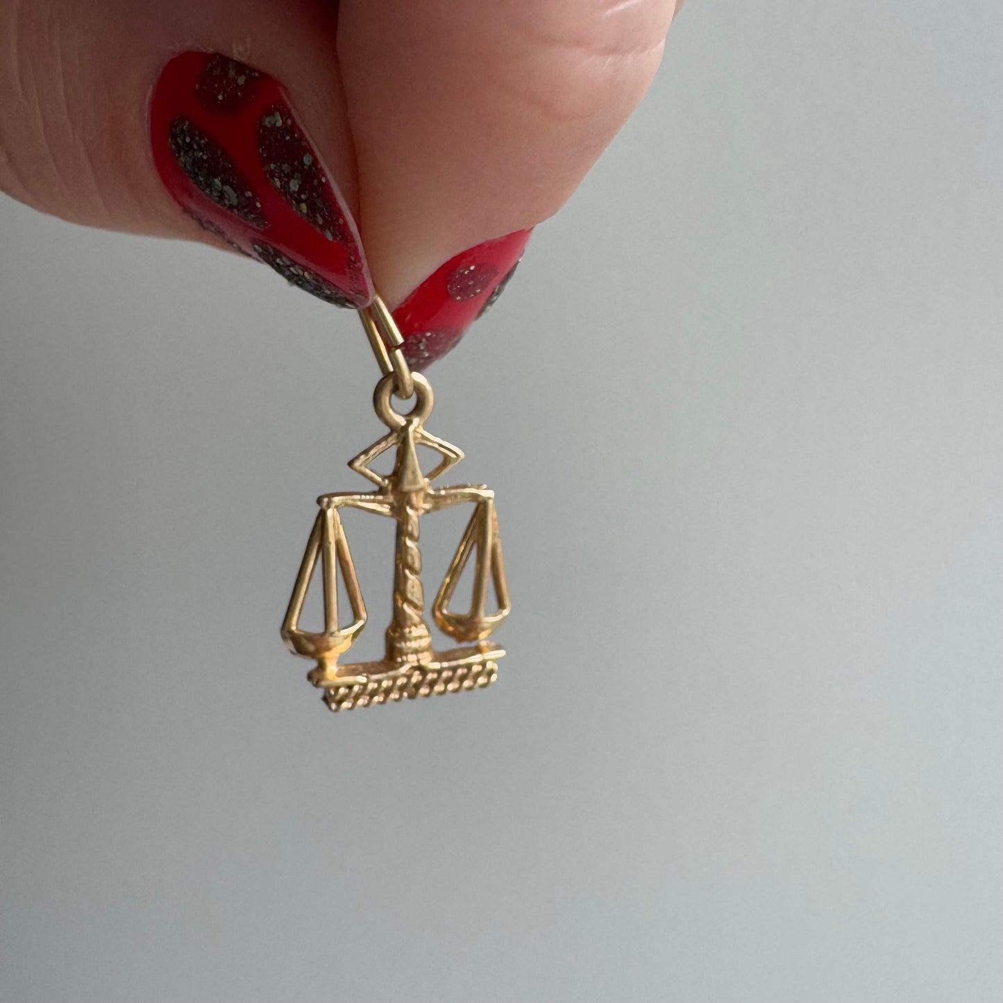 V I N T A G E // scales of justice / 14k yellow gold Libra zodiac / a pendant