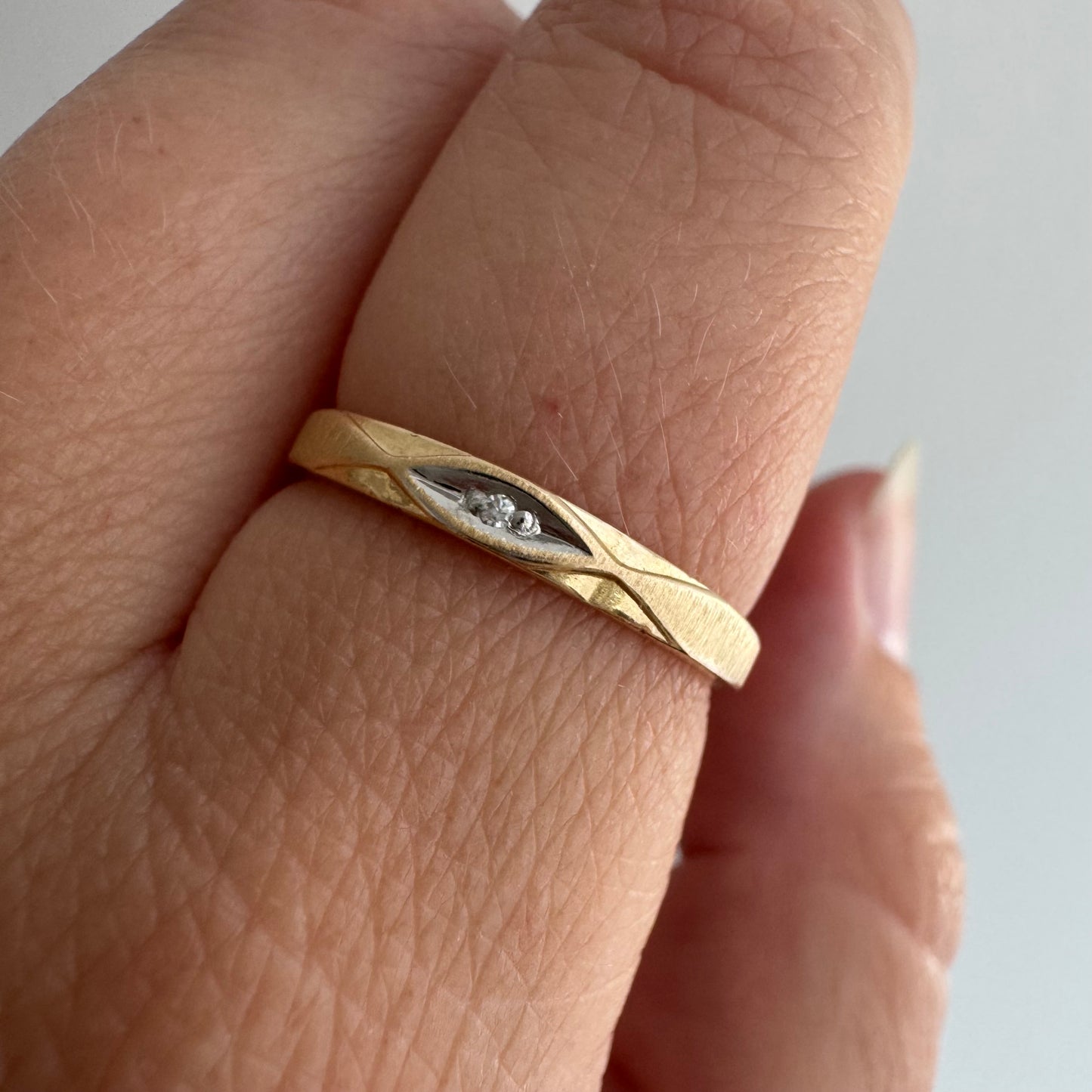 V I N T A G E // third eye / 14k yellow and white gold diamond solitaire band / size 5.75+