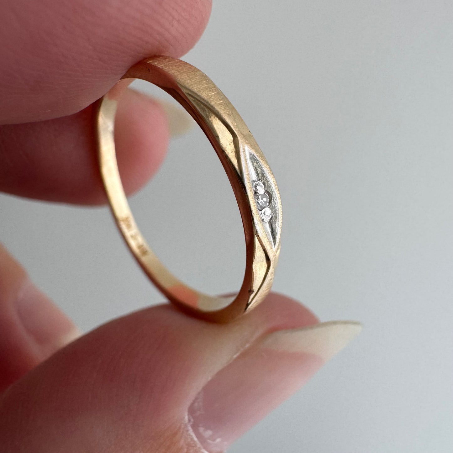 V I N T A G E // third eye / 14k yellow and white gold diamond solitaire band / size 5.75+