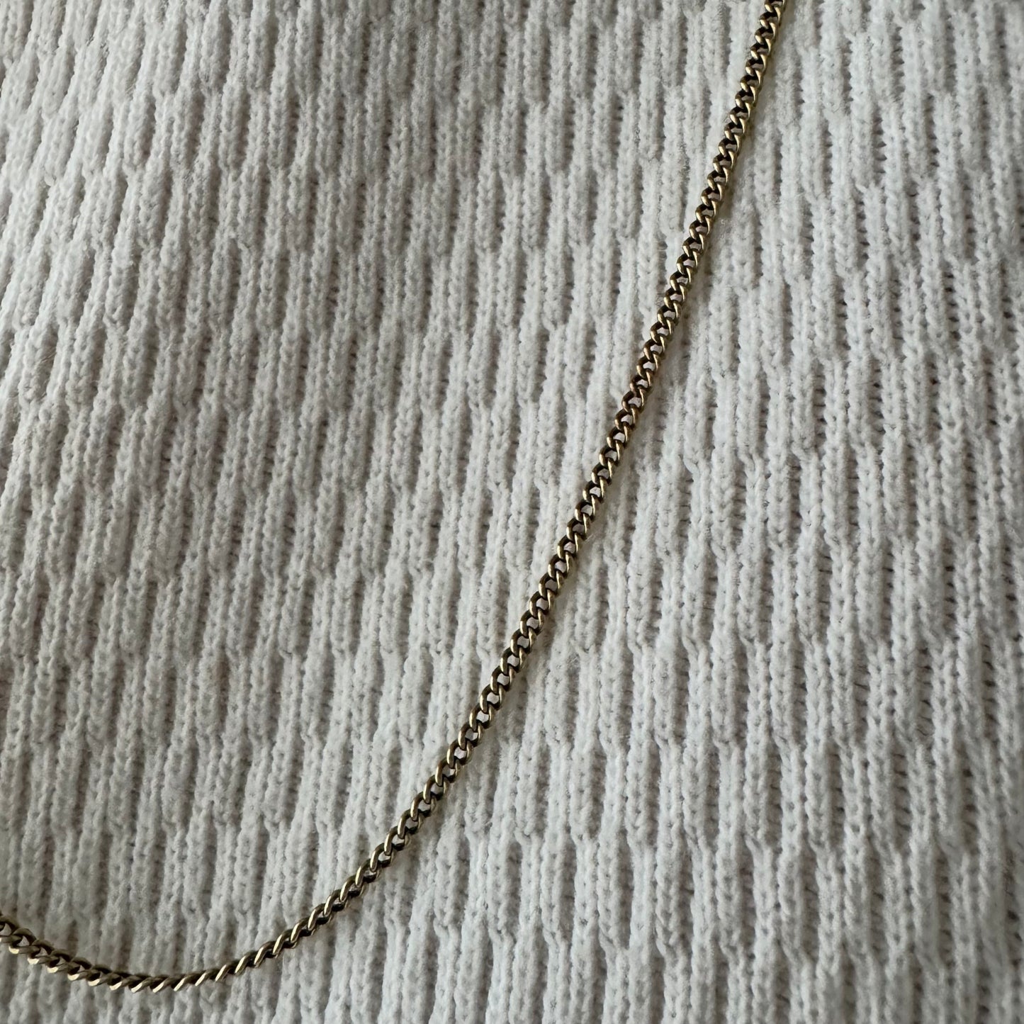 V I N T A G E // dream curb / 14k yellow gold dainty sturdy curb chain / almost 26", 6.8g