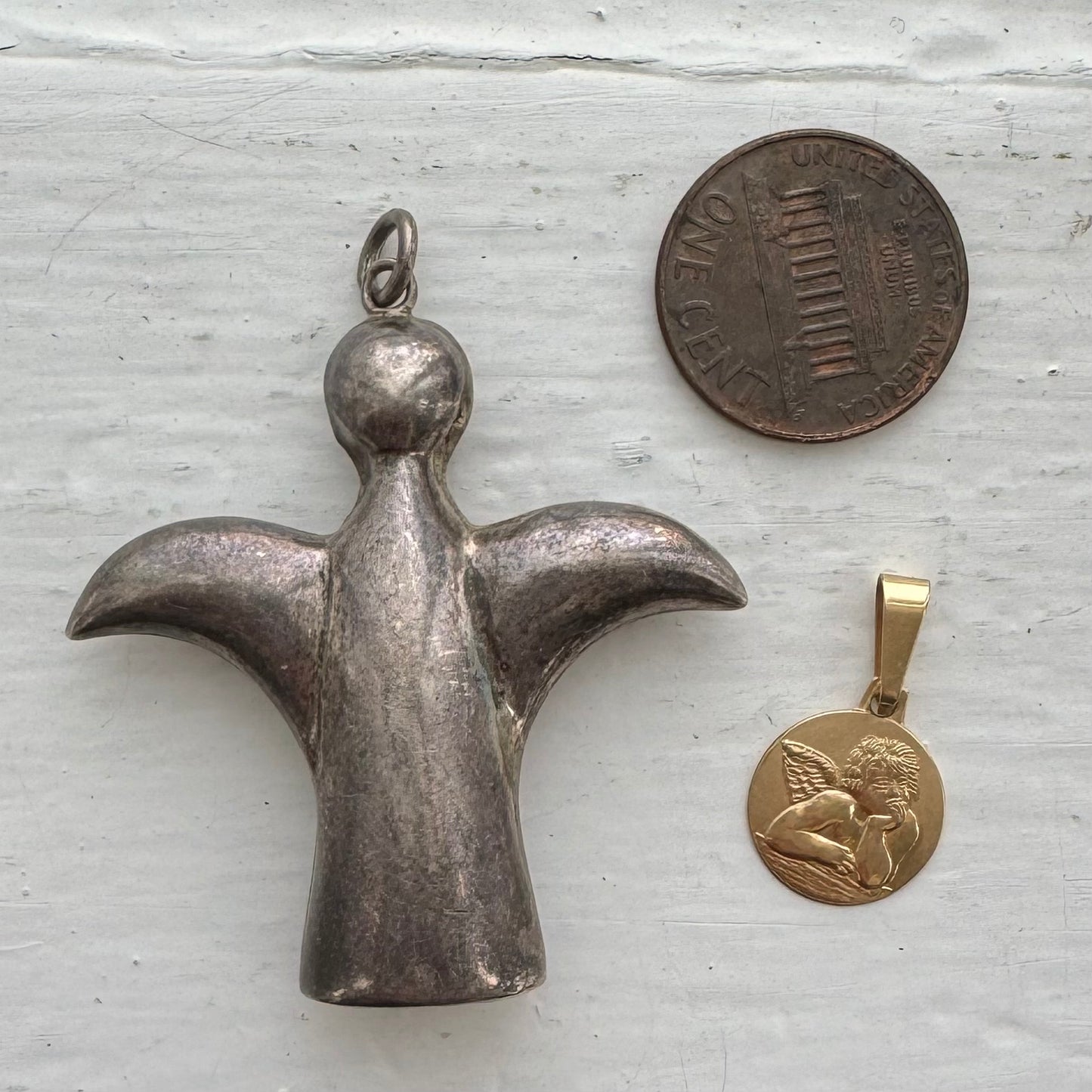 V I N T A G E // guardian angels / angel pendants in figural forms