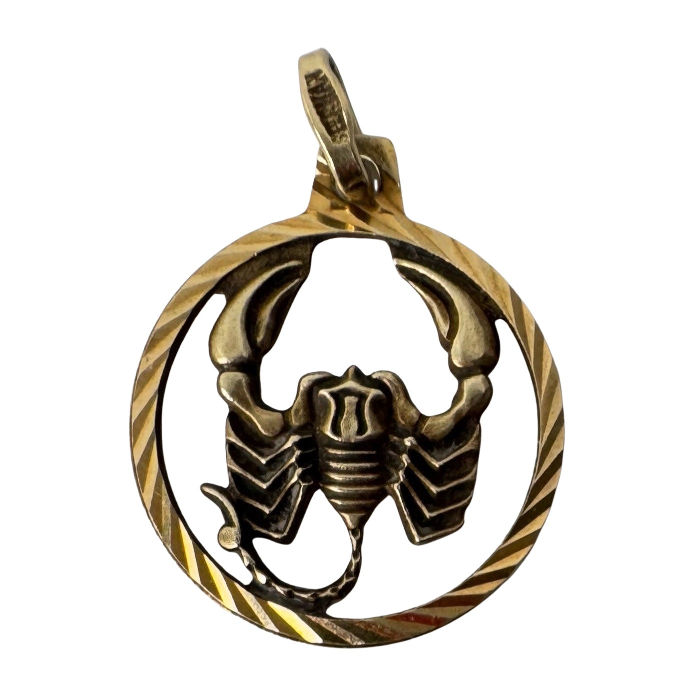 V I N T A G E // the scorpion / 14k yellow gold Scorpio scorpion zodiac / a pendant