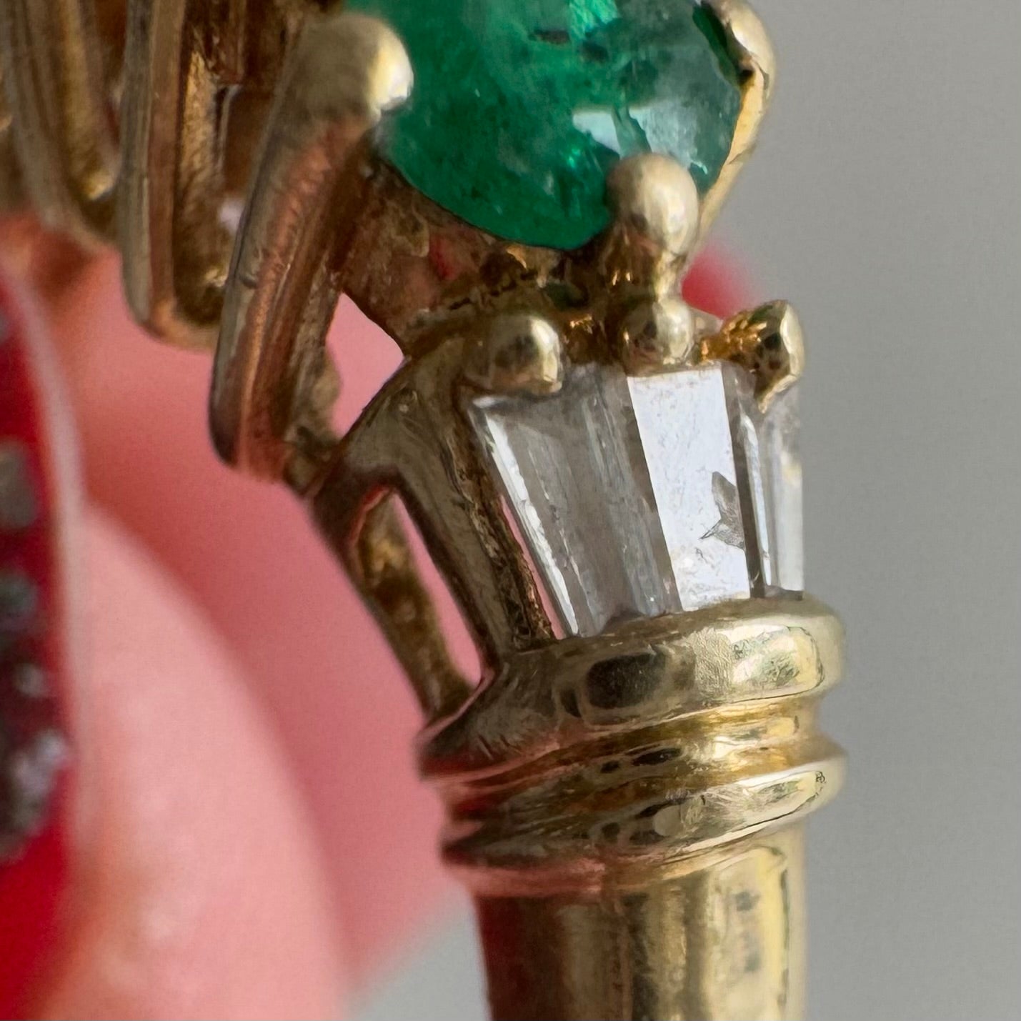 V I N T A G E // three times the envy / 10k + emerald + baguette diamond stacking ring / size 7