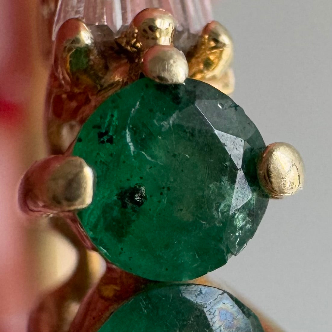 V I N T A G E // three times the envy / 10k + emerald + baguette diamond stacking ring / size 7